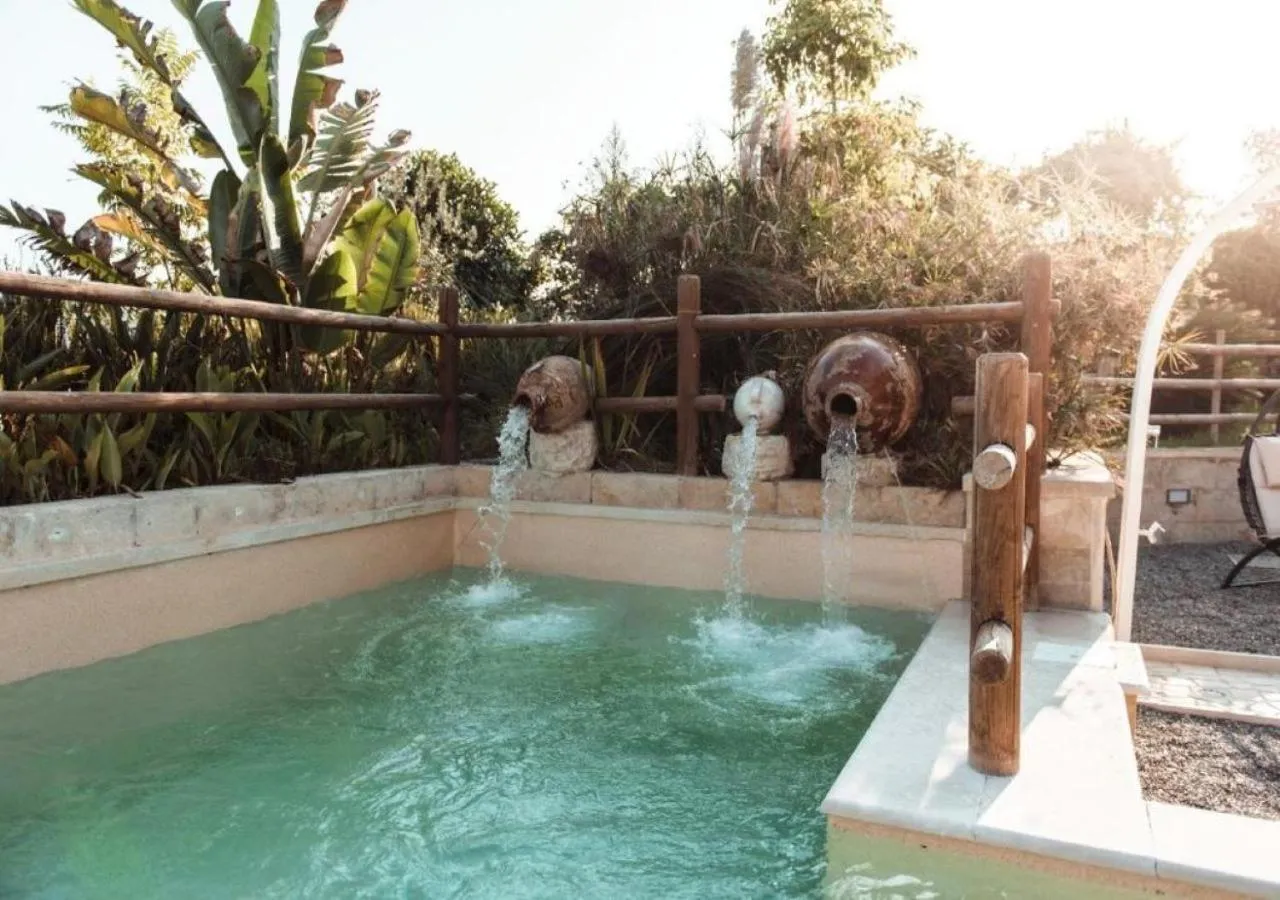 Swimming pool in Relais Borgo Segine