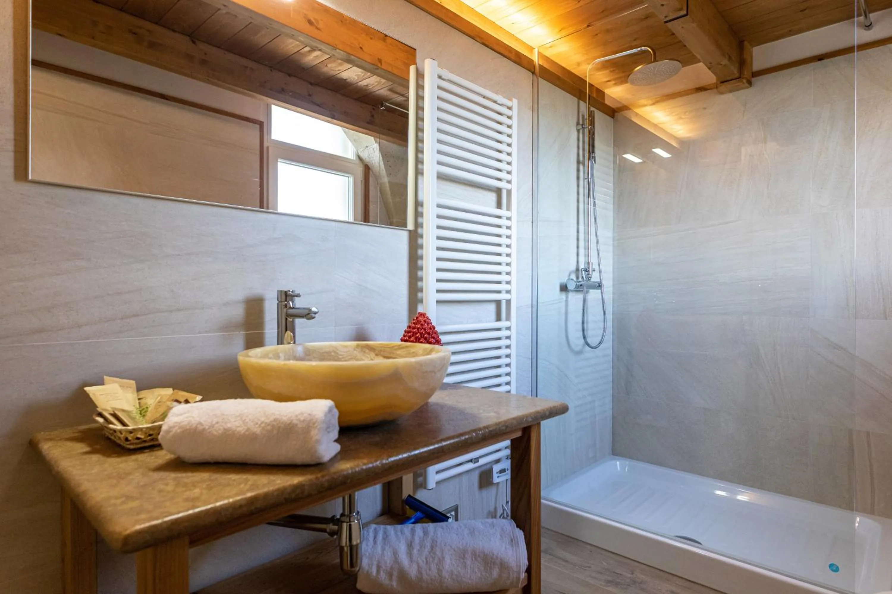 Bathroom in Masseria Borgo Segine - Relais nel Salento