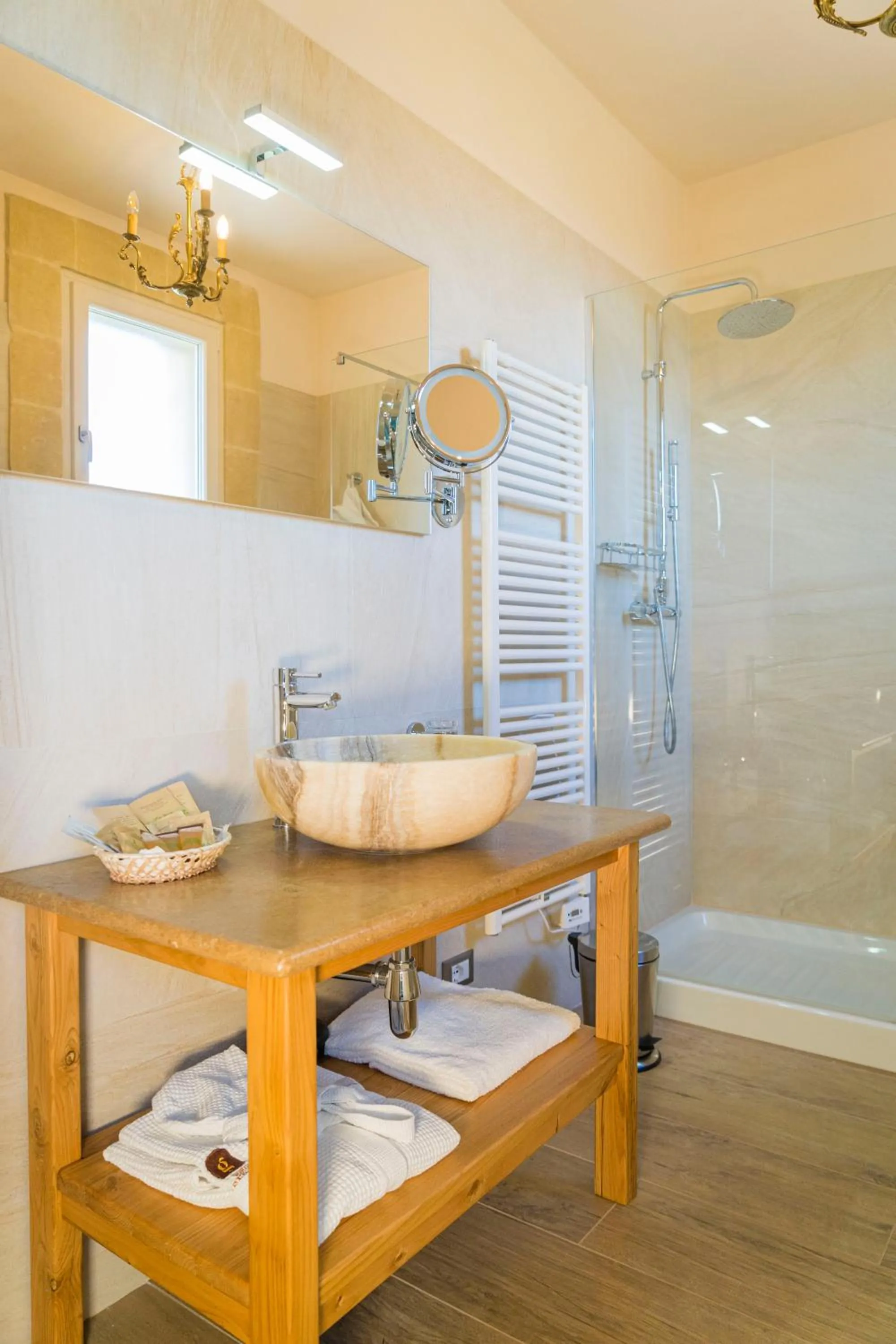 Shower in Relais Borgo Segine