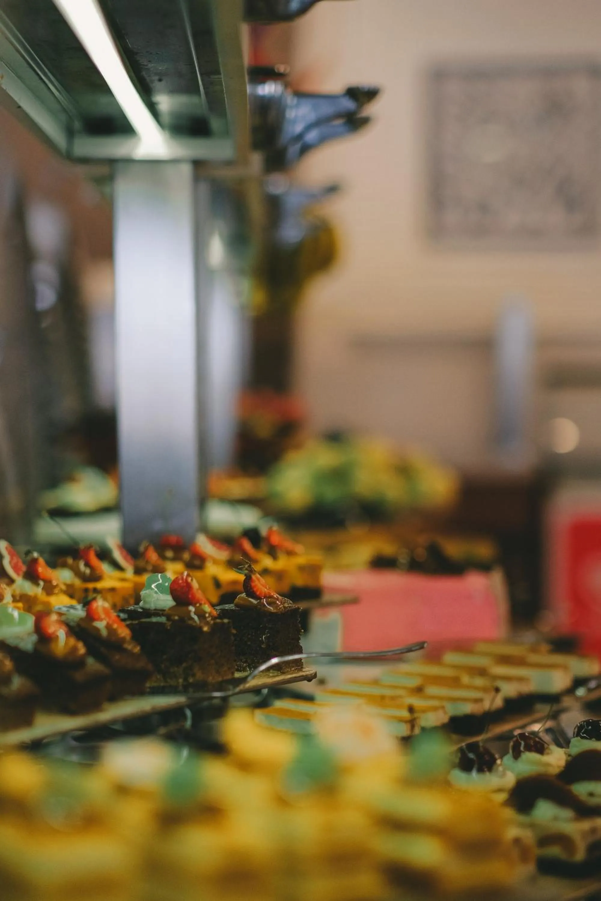 Restaurant/places to eat in Castival Hotel