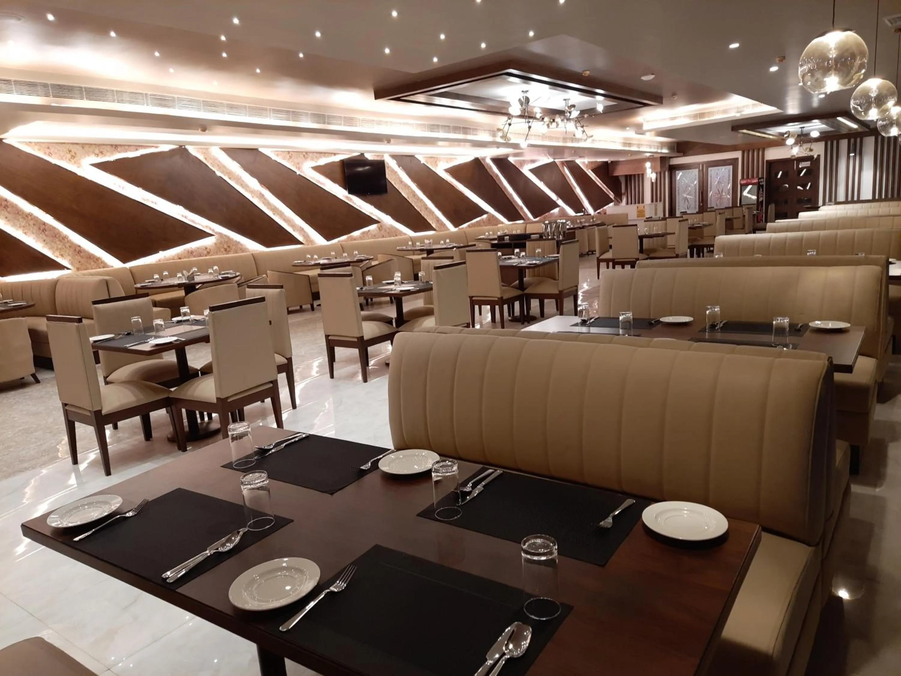 Restaurant/places to eat in Jay Clarks Exotica