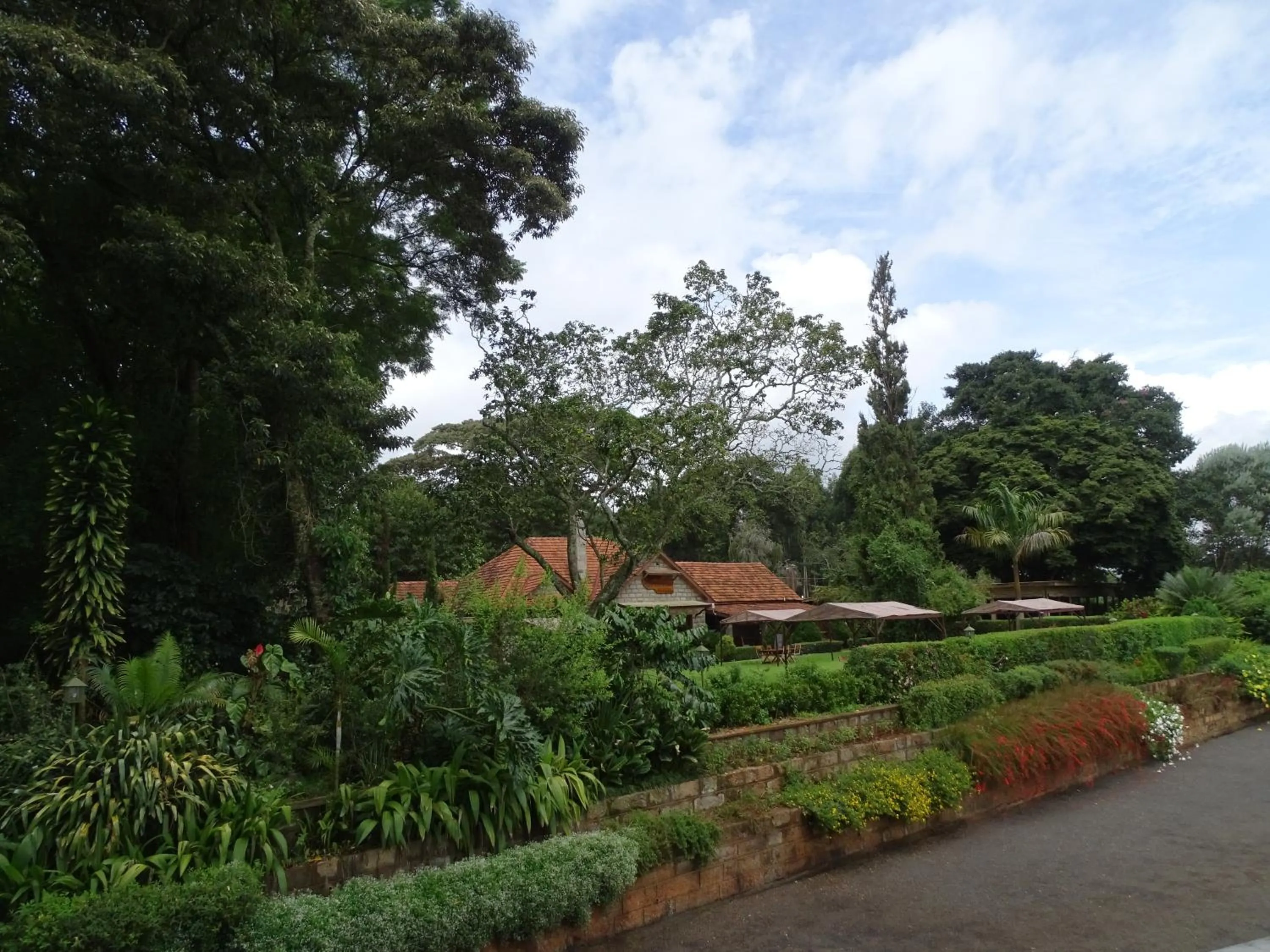 Property building in Le Pristine Wellness and Healing Hotel