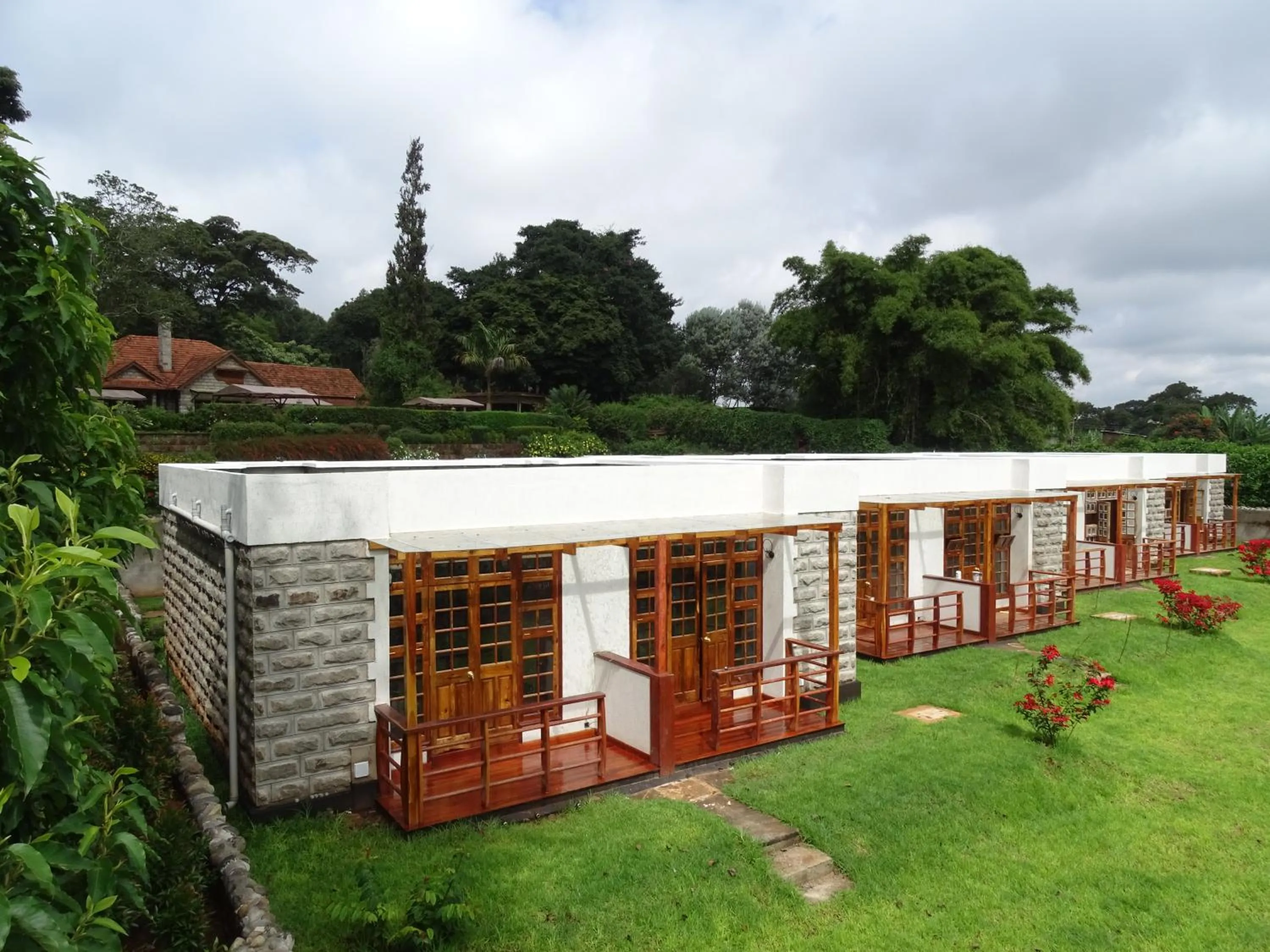 Property building in Le Pristine Wellness and Healing Hotel