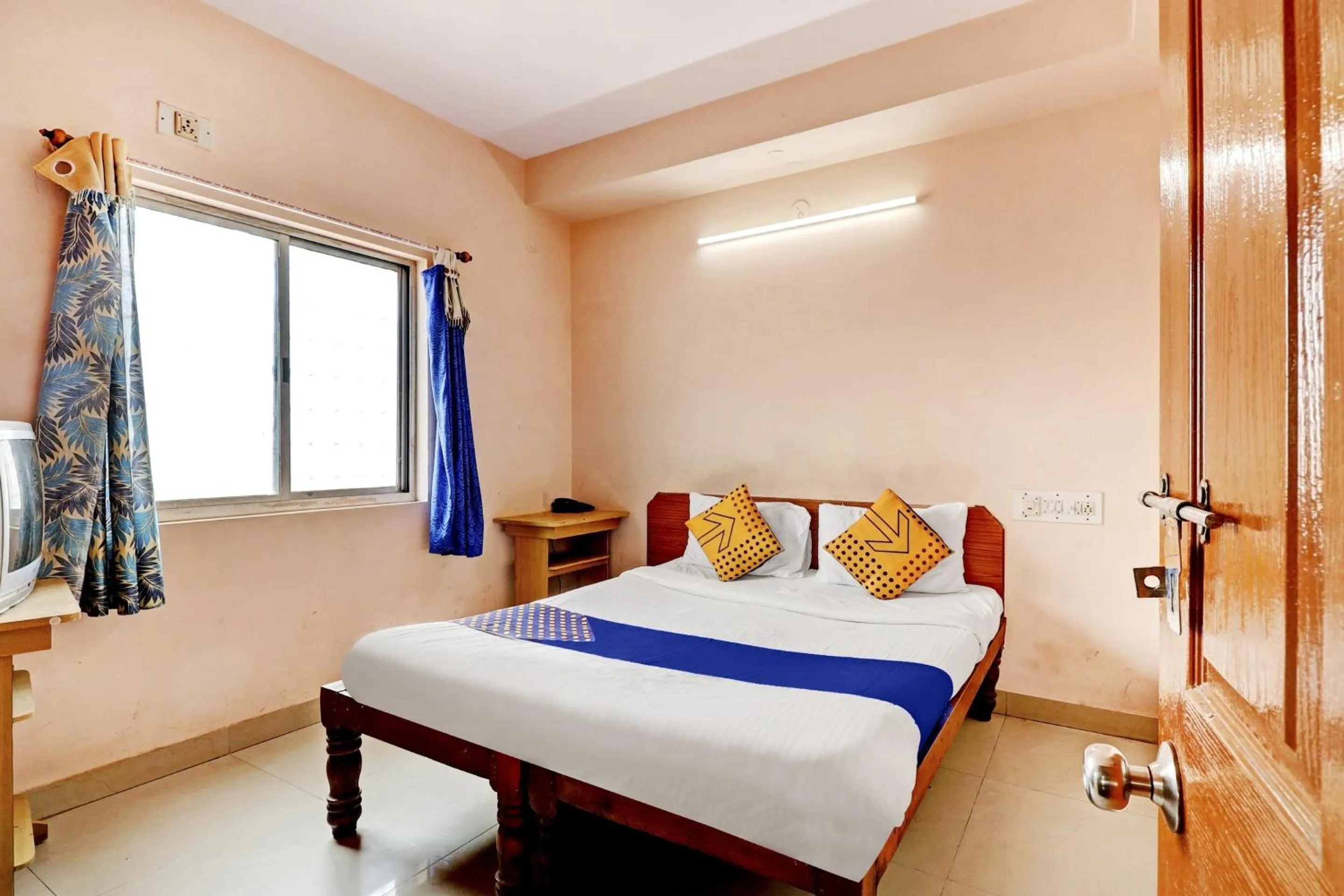 Bedroom, Bed in Hotel O Spot on S L V Comfort