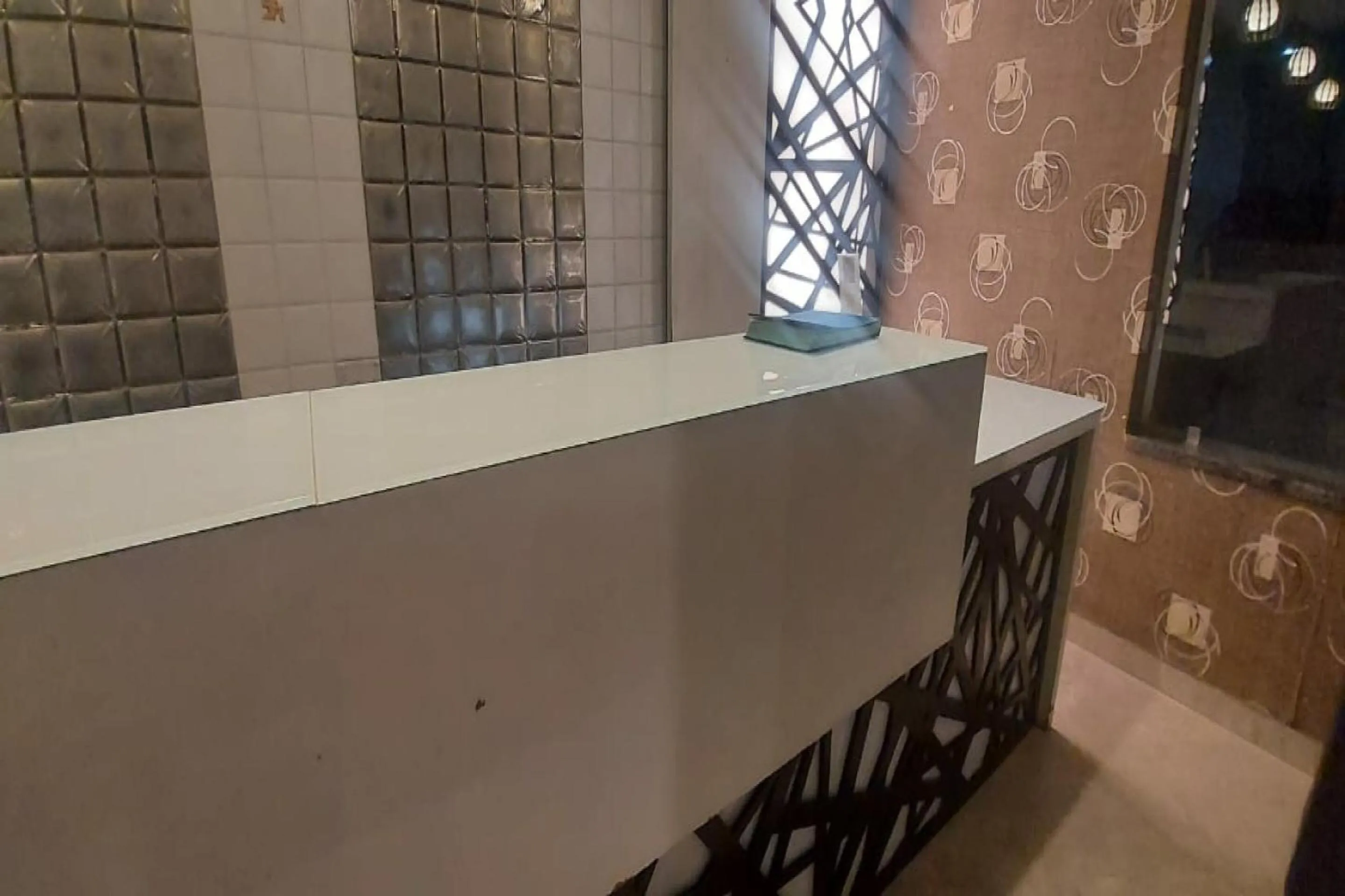 Lobby or reception in SPOT ON by OYO Shyam Dharamshala