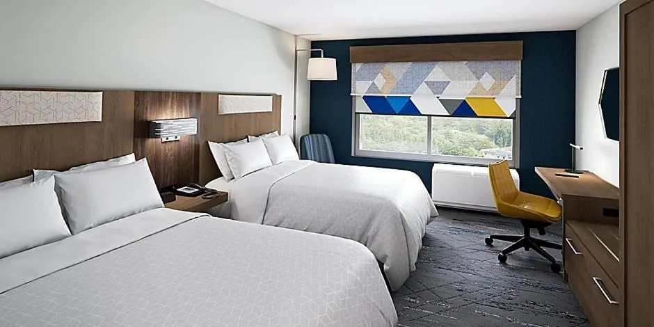 Photo of the whole room, Bed in Holiday Inn Express & Suites - Harrisonburg University Area by IHG