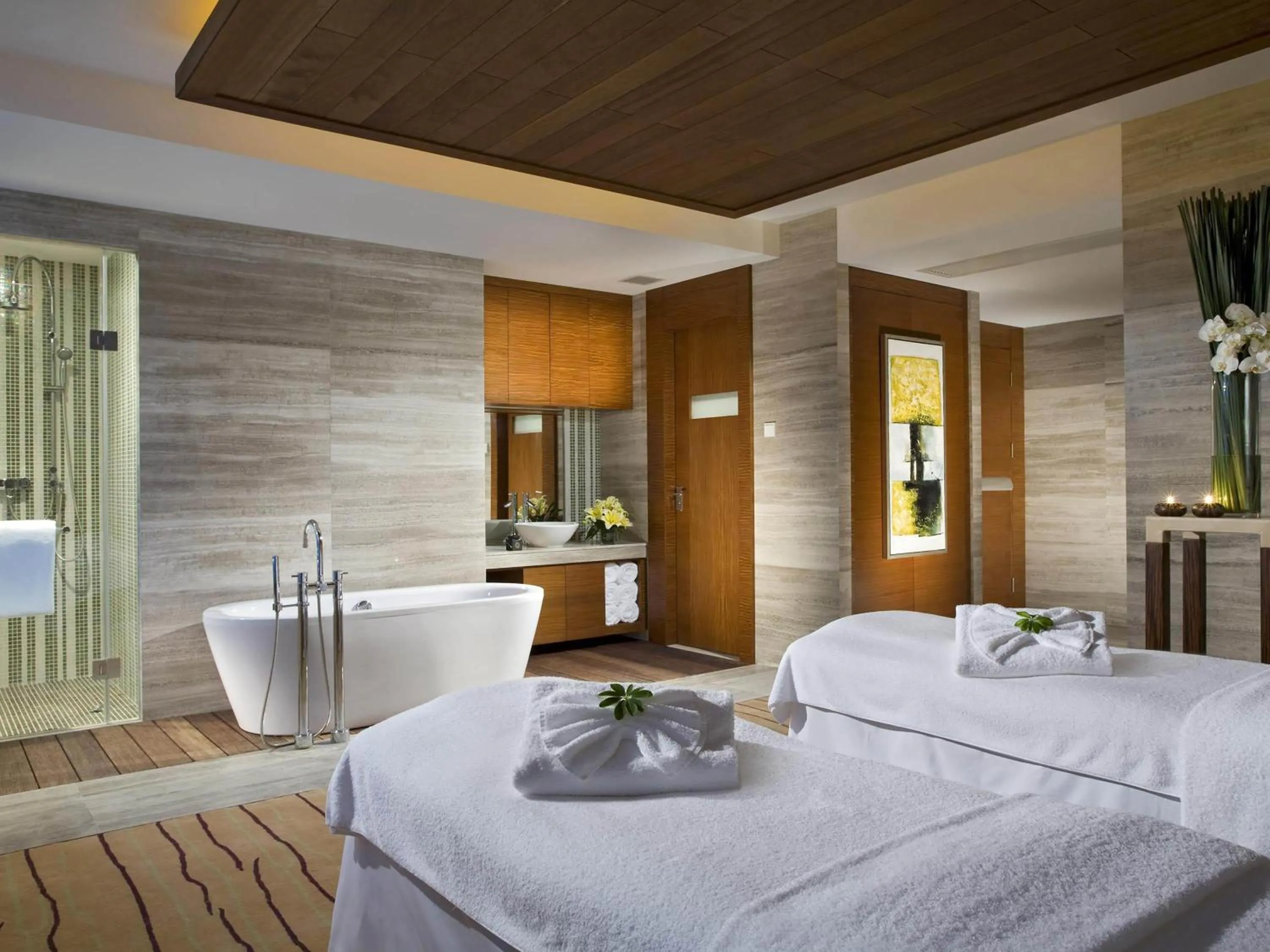 Spa and wellness centre/facilities, Bed in Swissotel Foshan, Guangdong