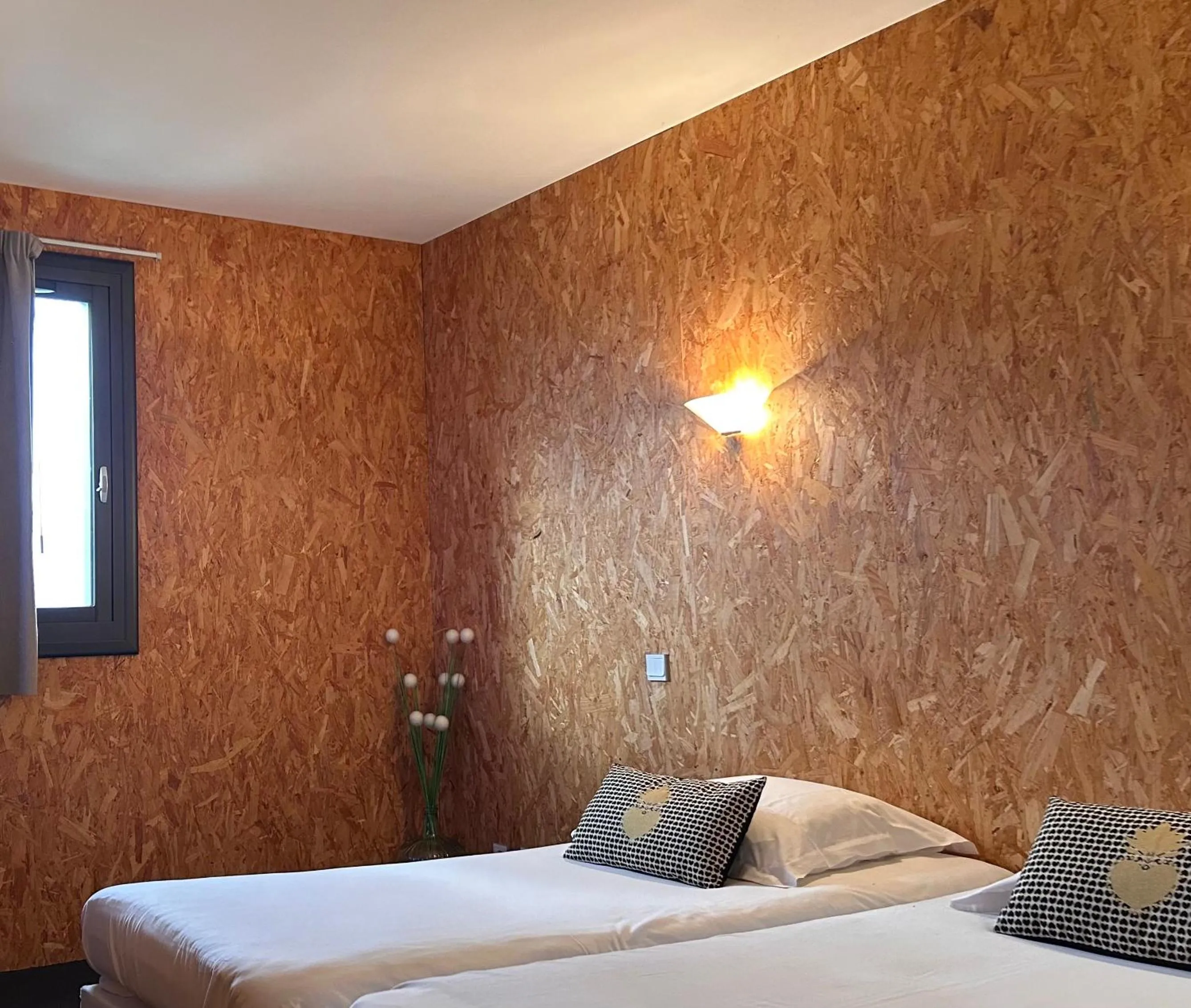 Bed in Fasthotel L'Eldorado