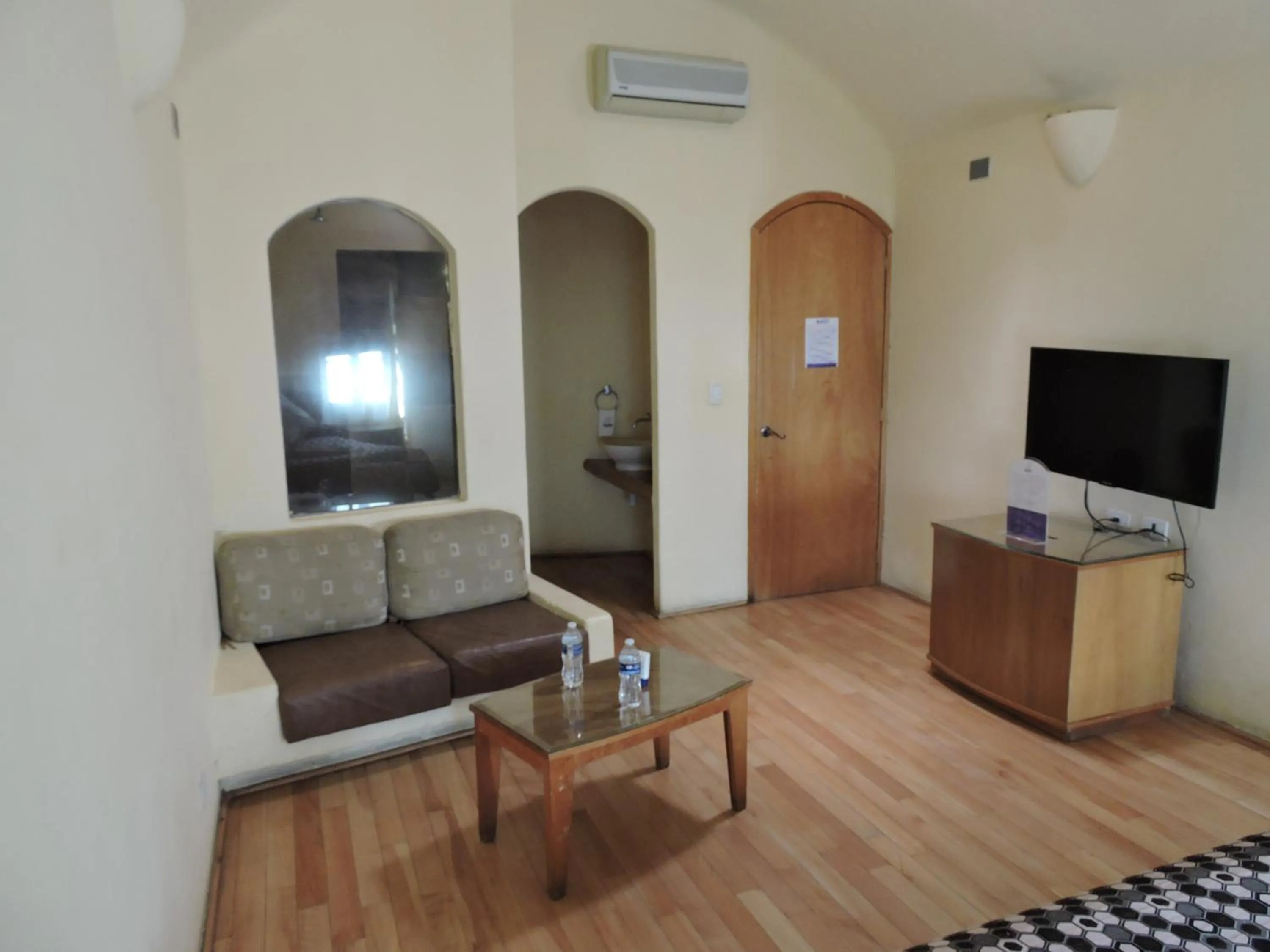 Decorative detail in Motel Mykonos