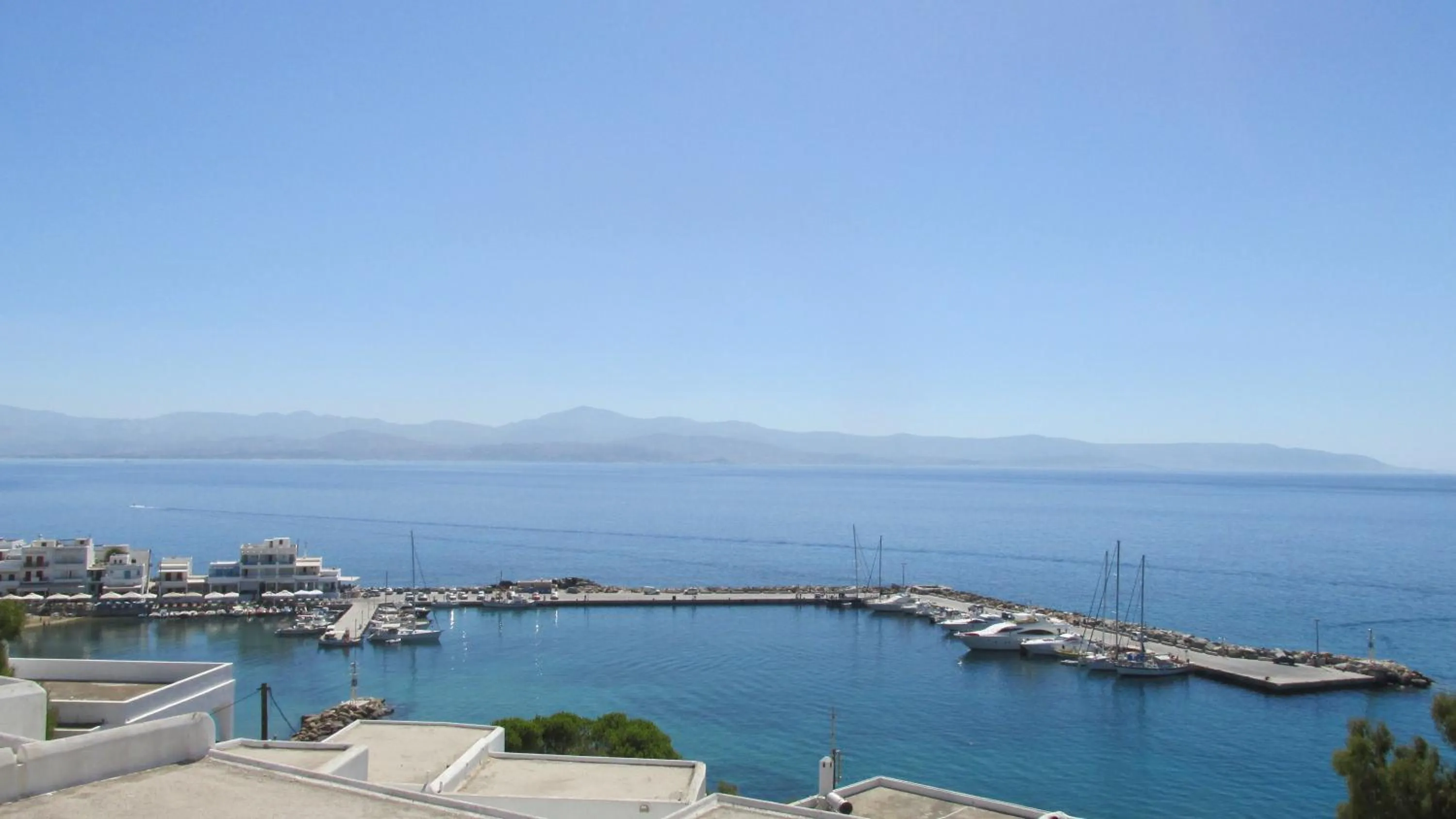 Area and facilities in Arkas Inn