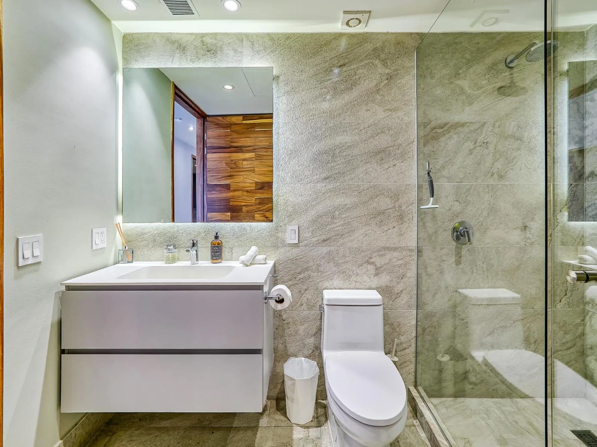 Shower in Maxwell Residences at Indah