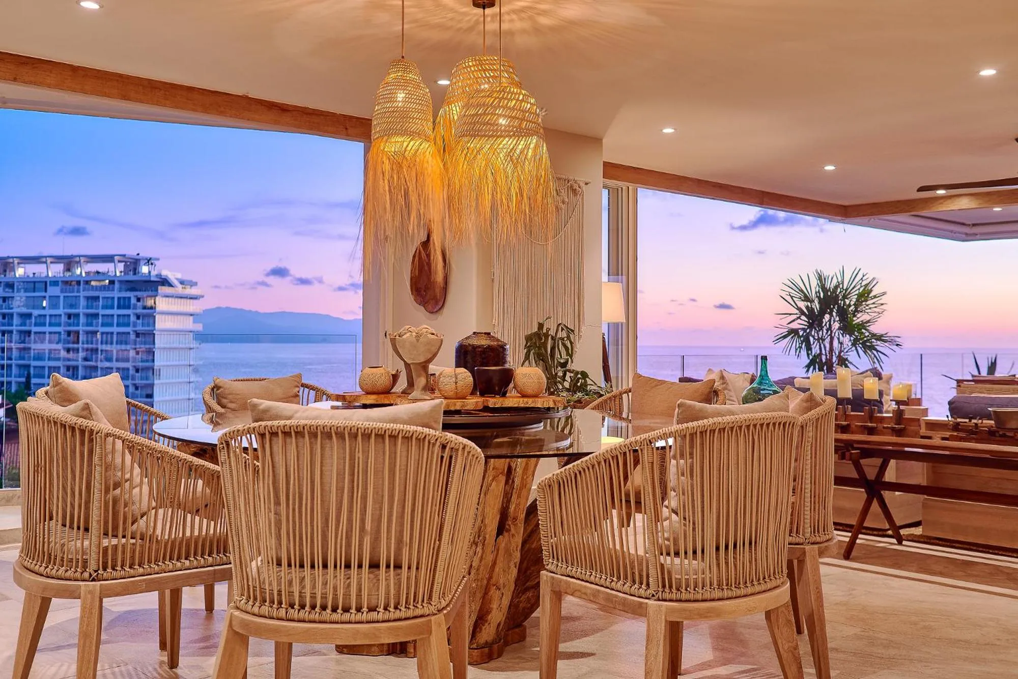 Dining area in Maxwell Residences at Indah