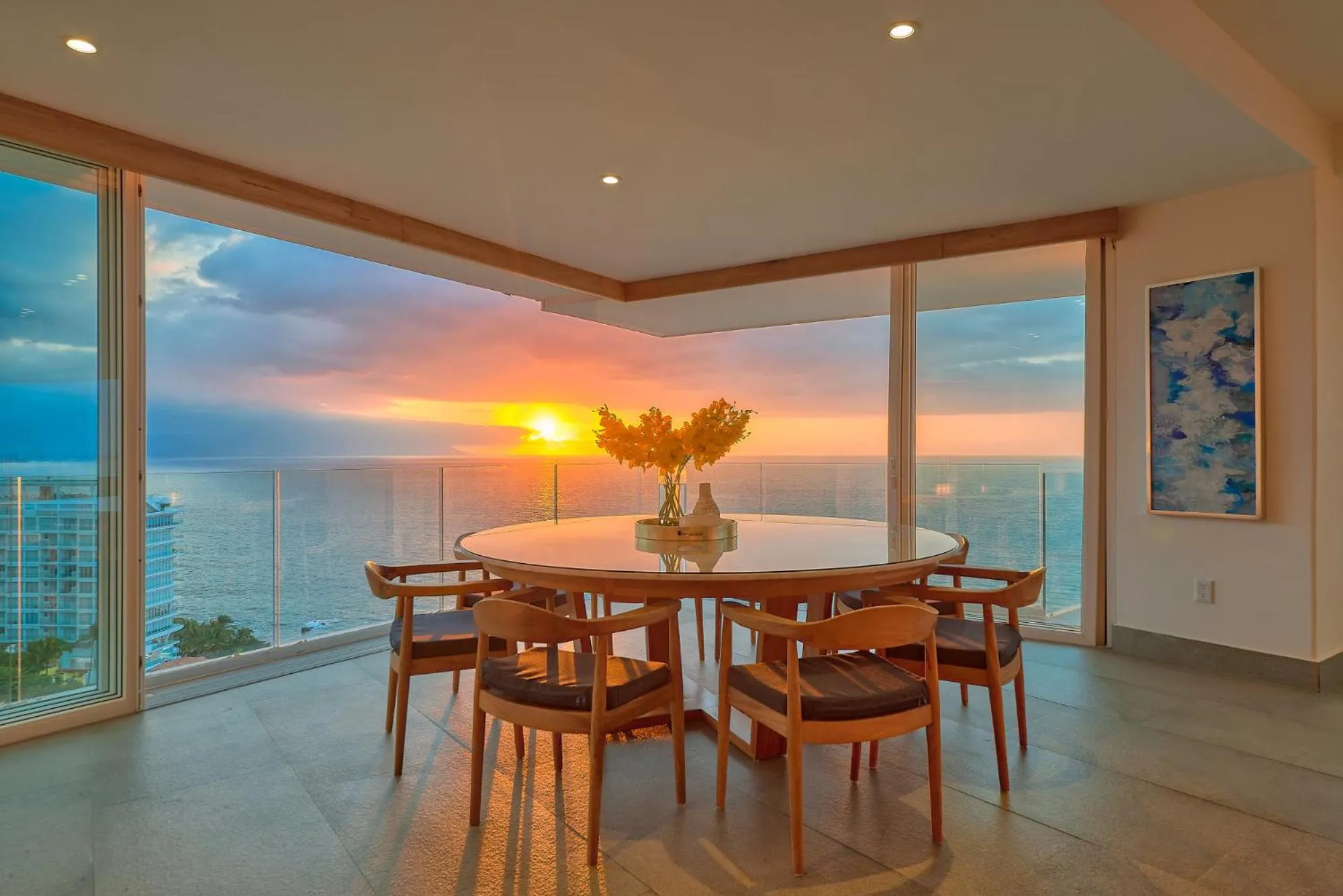 Dining area in Maxwell Residences at Indah