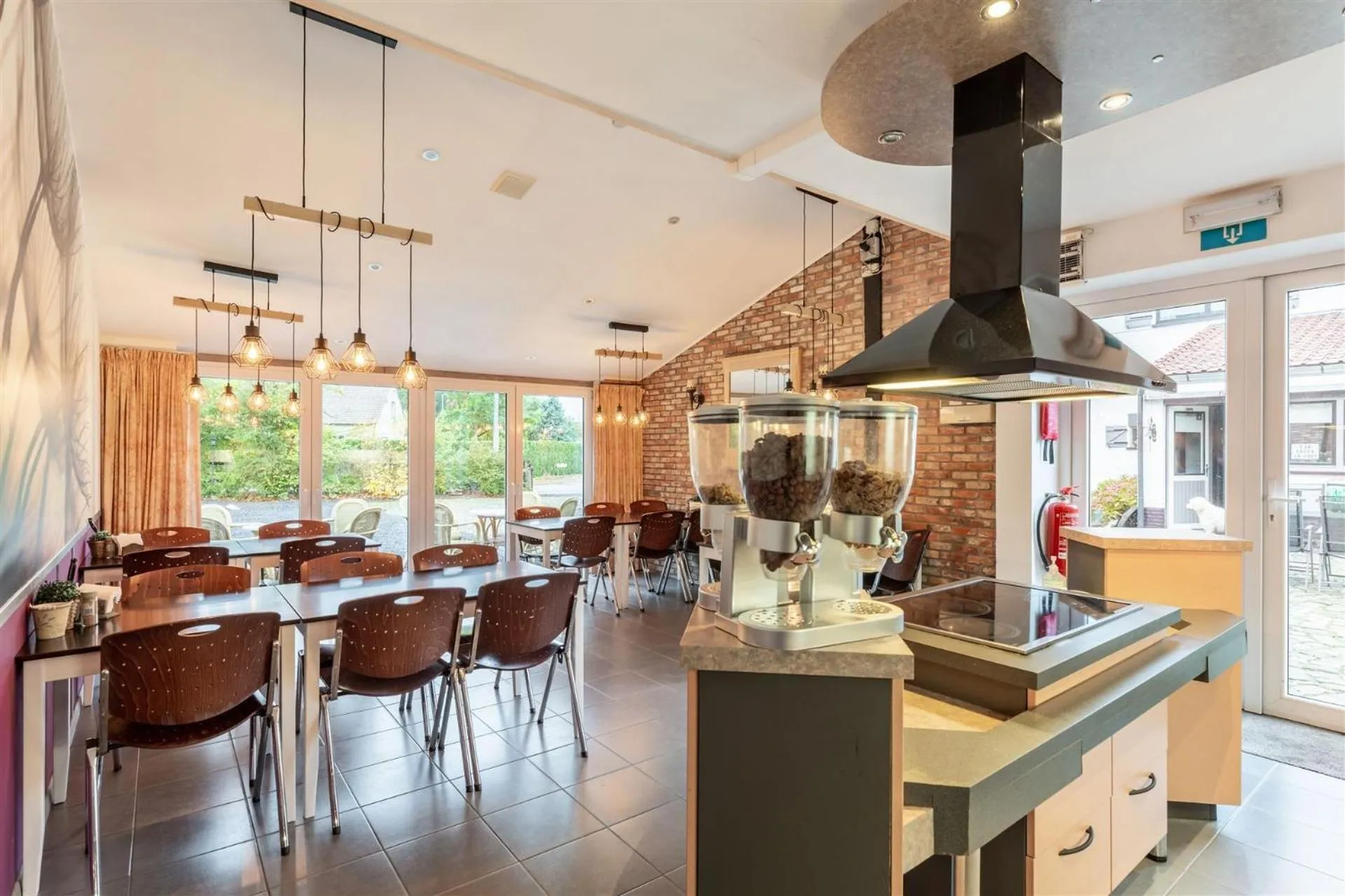 Communal kitchen in B&B De Kroonhoeve