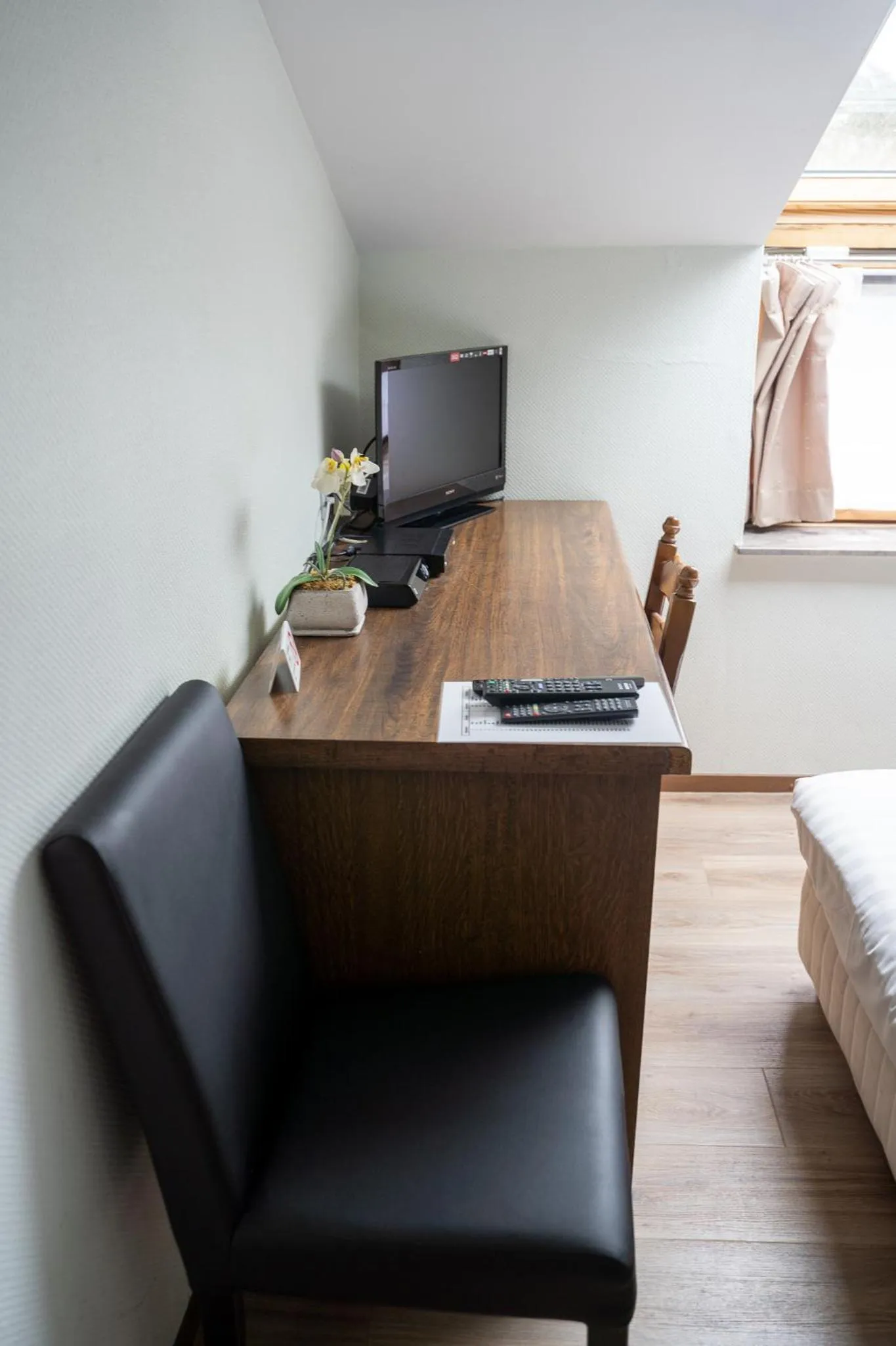 TV and multimedia, Bed in Hotel Monika