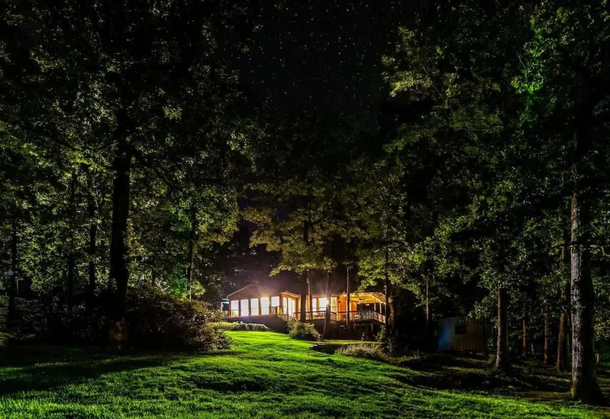 Lakefront 3BR with Bunkhouse and Kayaks, Rowboat Included