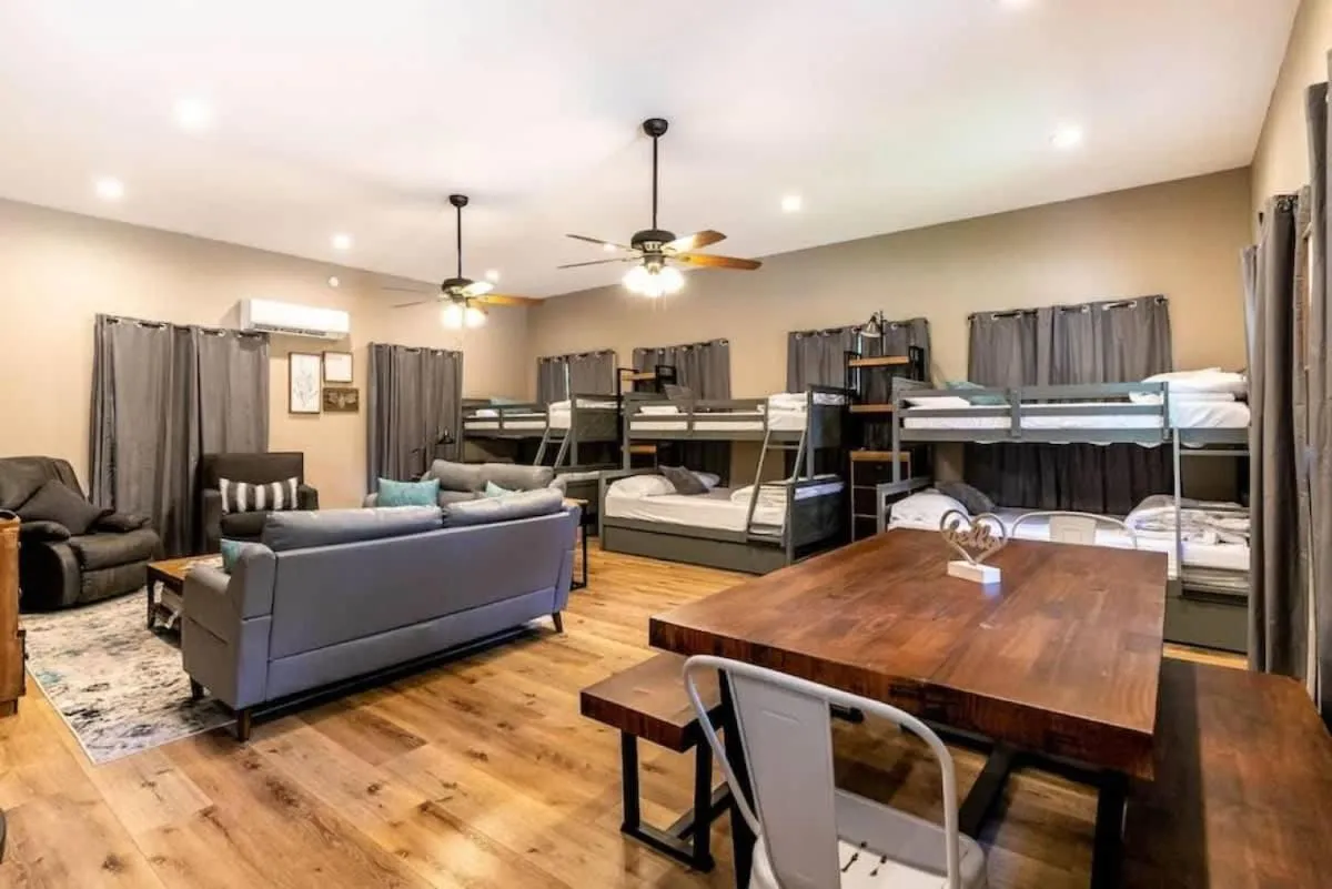 Lakefront 3BR with Bunkhouse and Kayaks, Rowboat Included