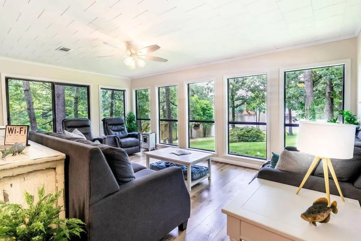 Lakefront 3BR with Bunkhouse and Kayaks, Rowboat Included