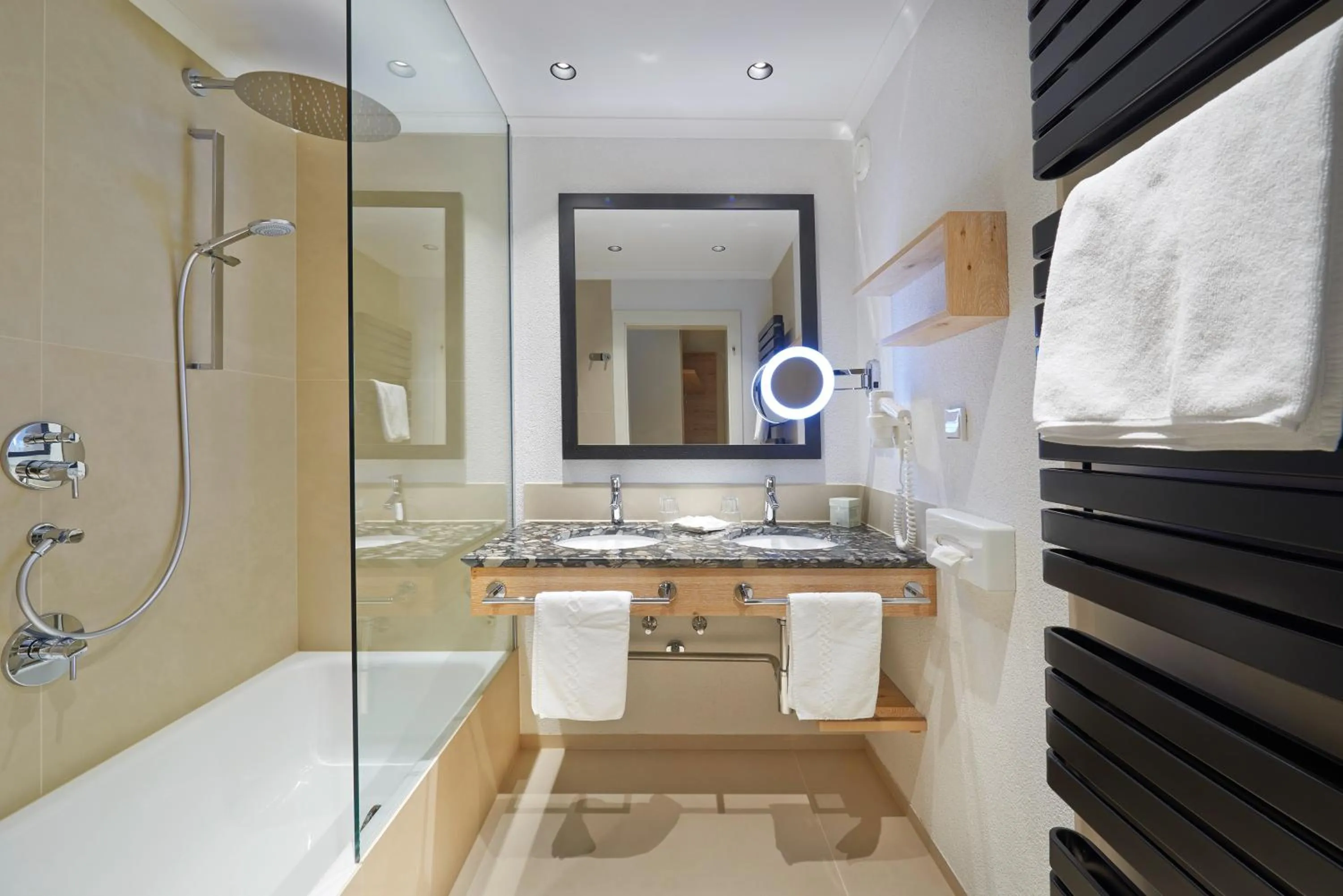 Photo of the whole room in Amerika-Holzer Hotel & Resort