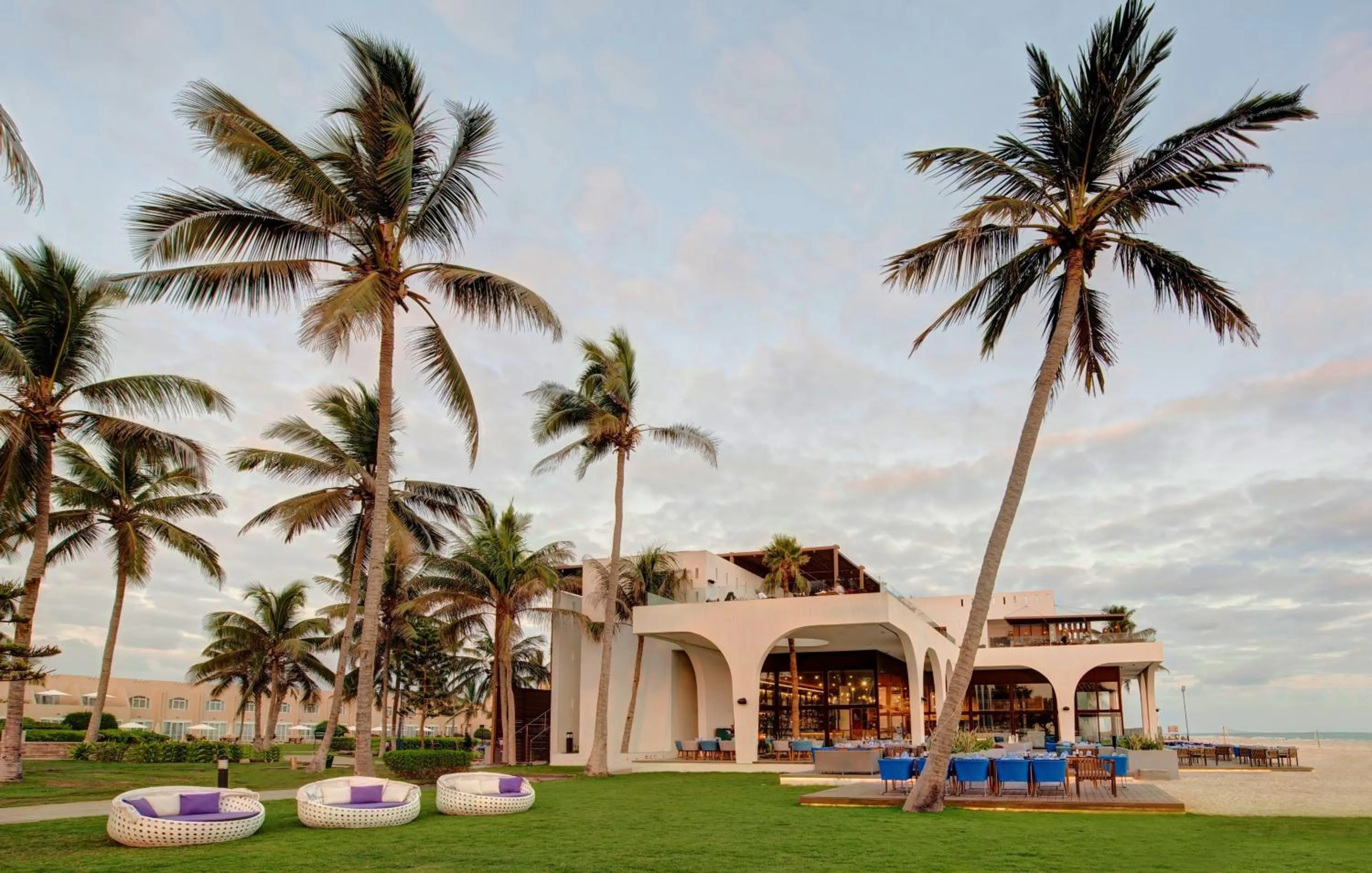 Restaurant/places to eat in Crowne Plaza Resort Salalah by IHG