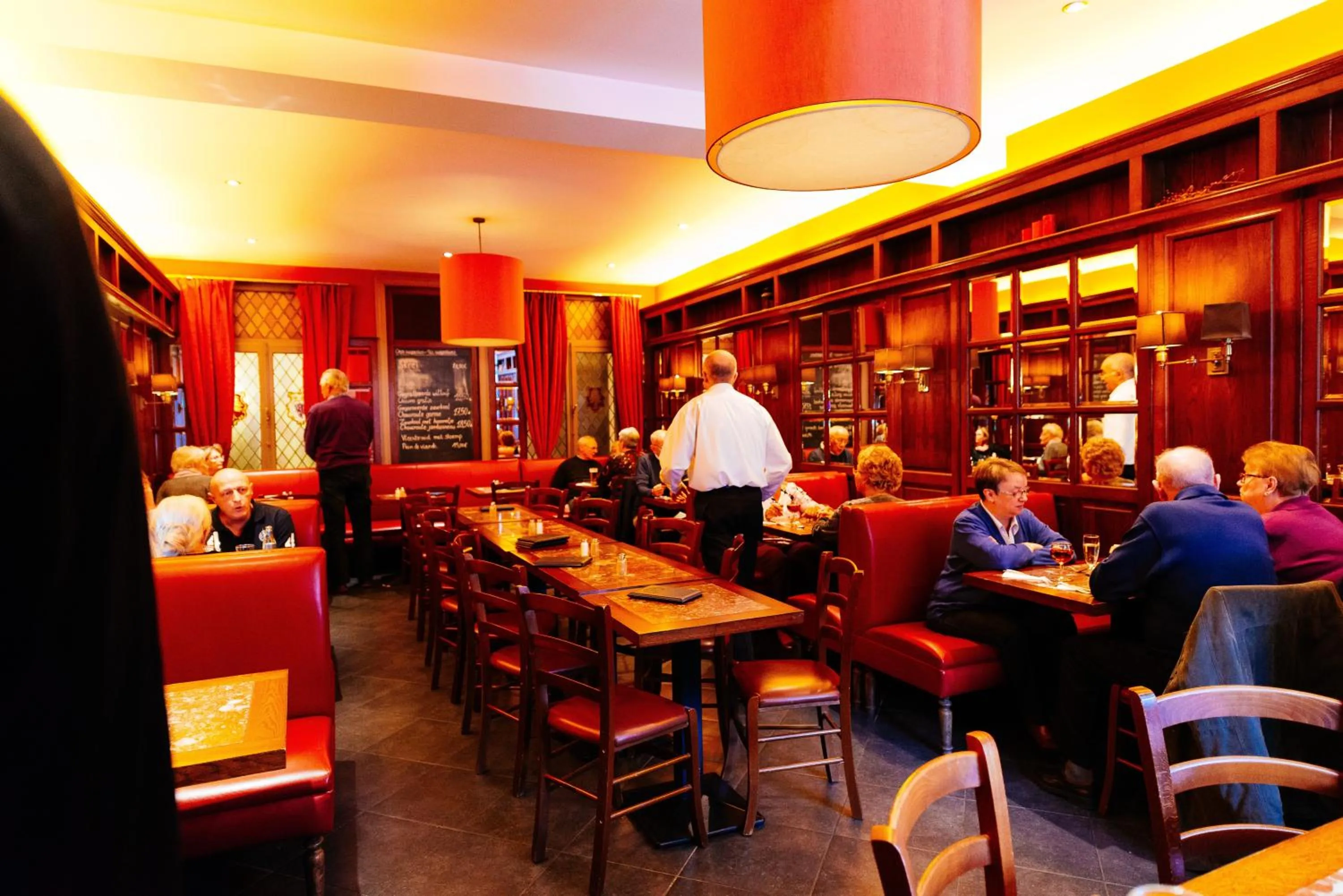 Restaurant/places to eat in Hotel Soret