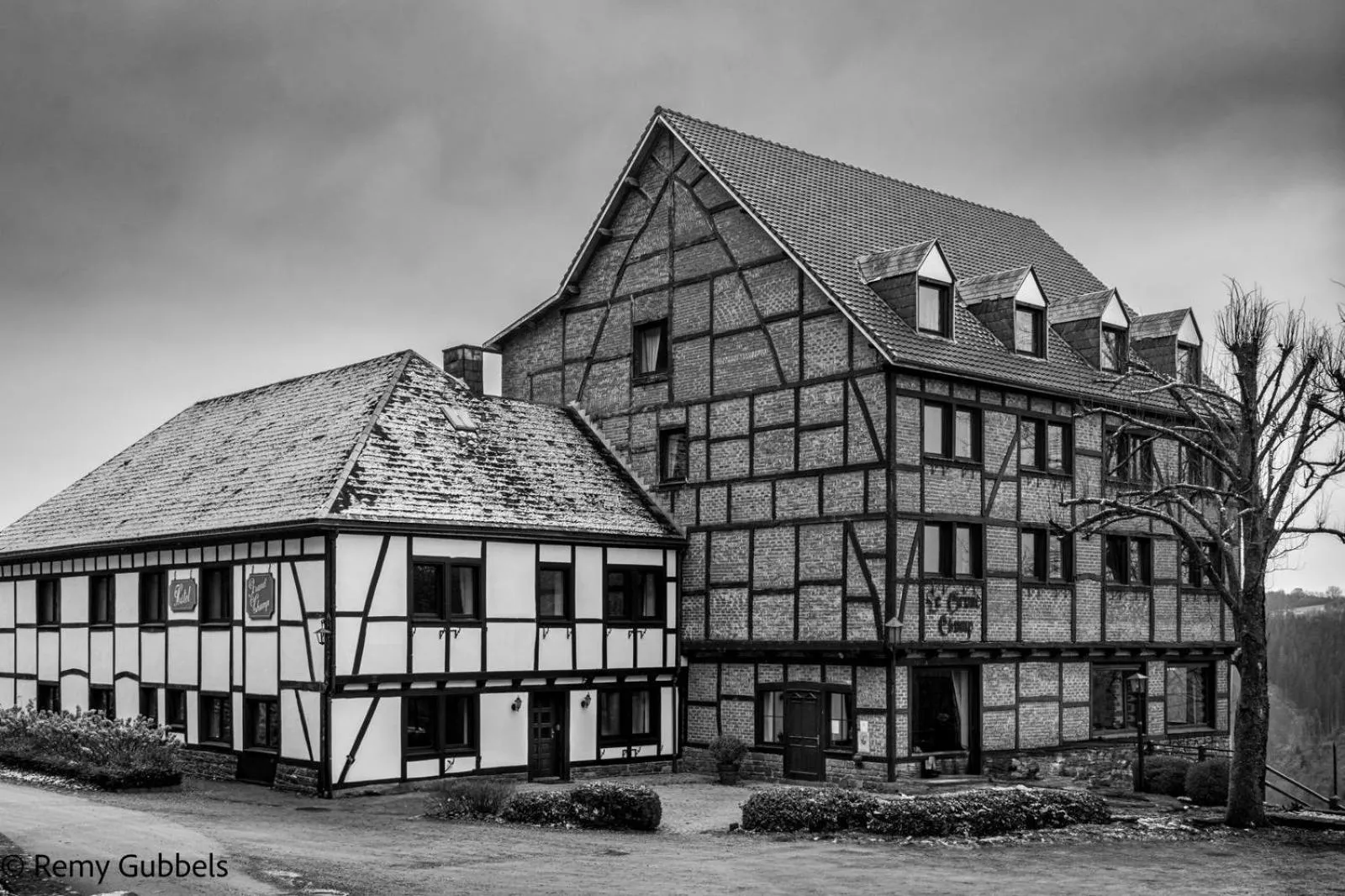 Property building in Hôtel Grand-Champ