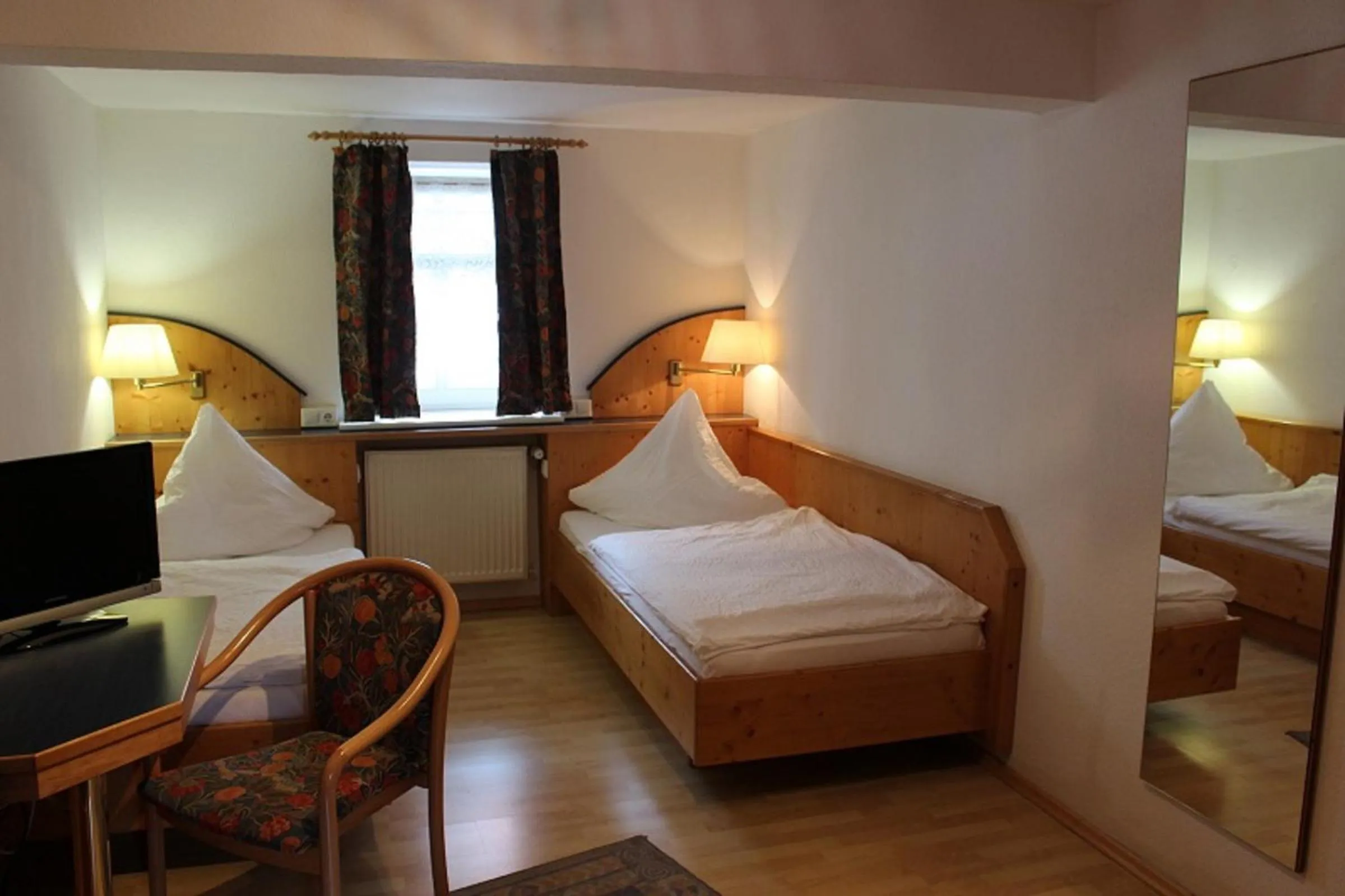Bed in Hotel-Gasthaus-Kraft