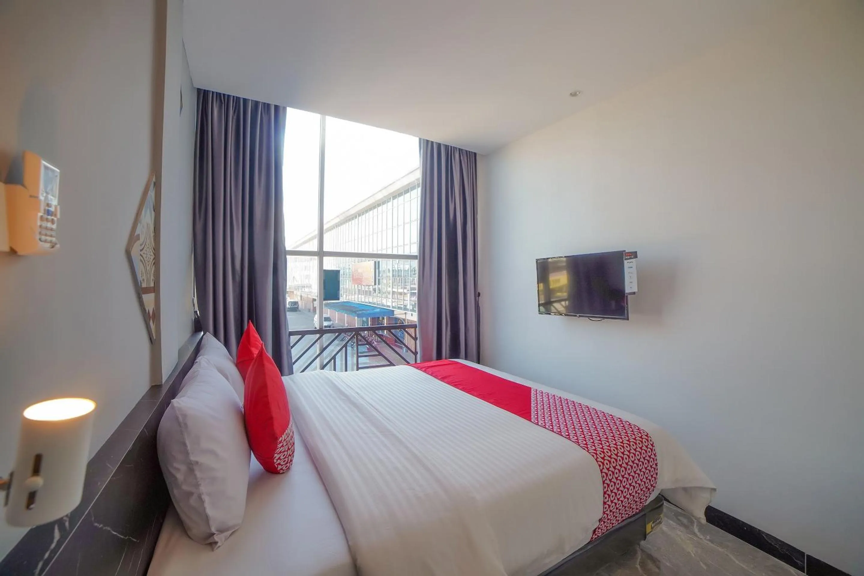 Bedroom, Bed in Capital O 90447 Kardopa Hotel Megapark