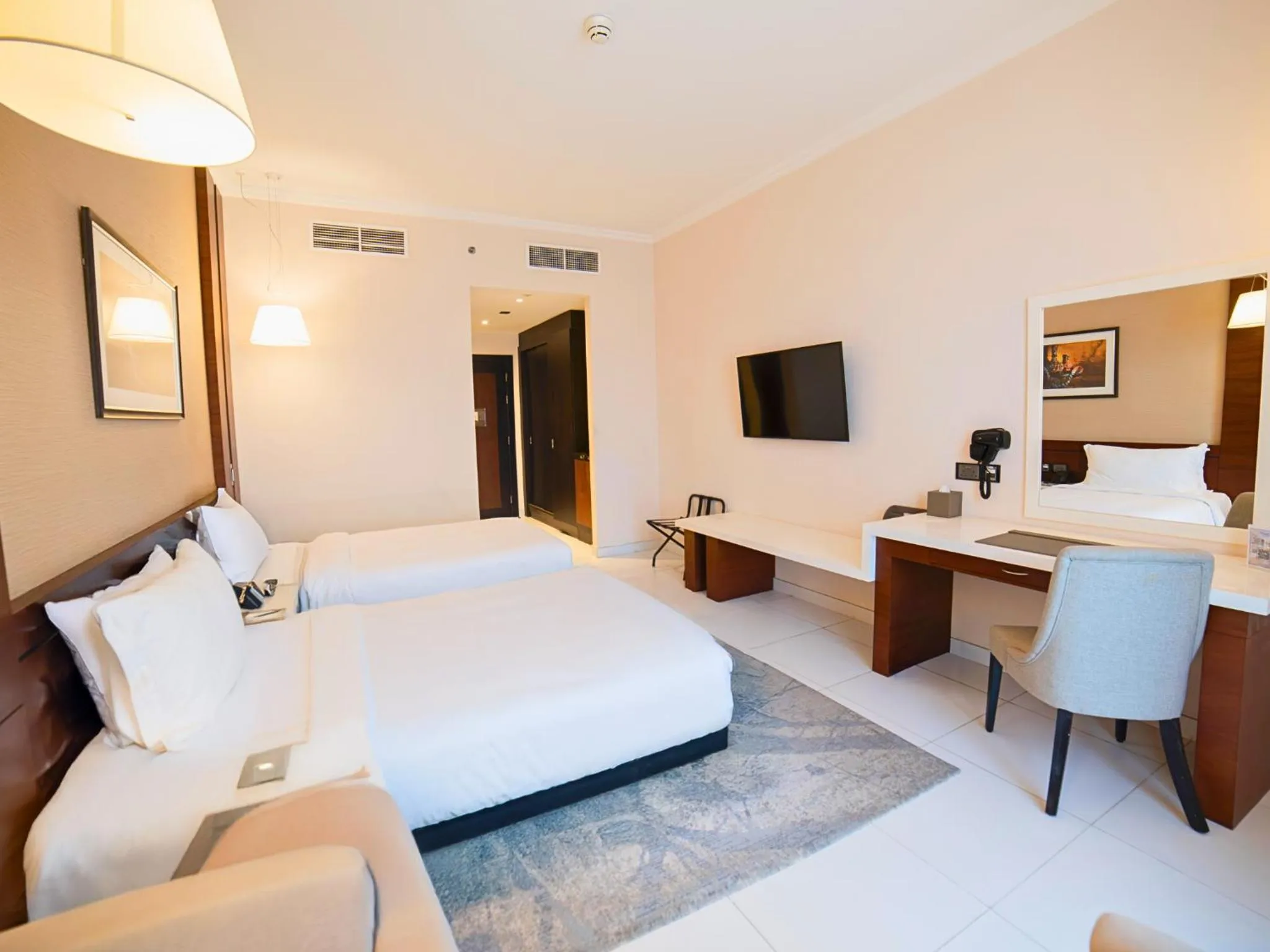 Breakfast, Bed in Asma Hotel Al Barsha