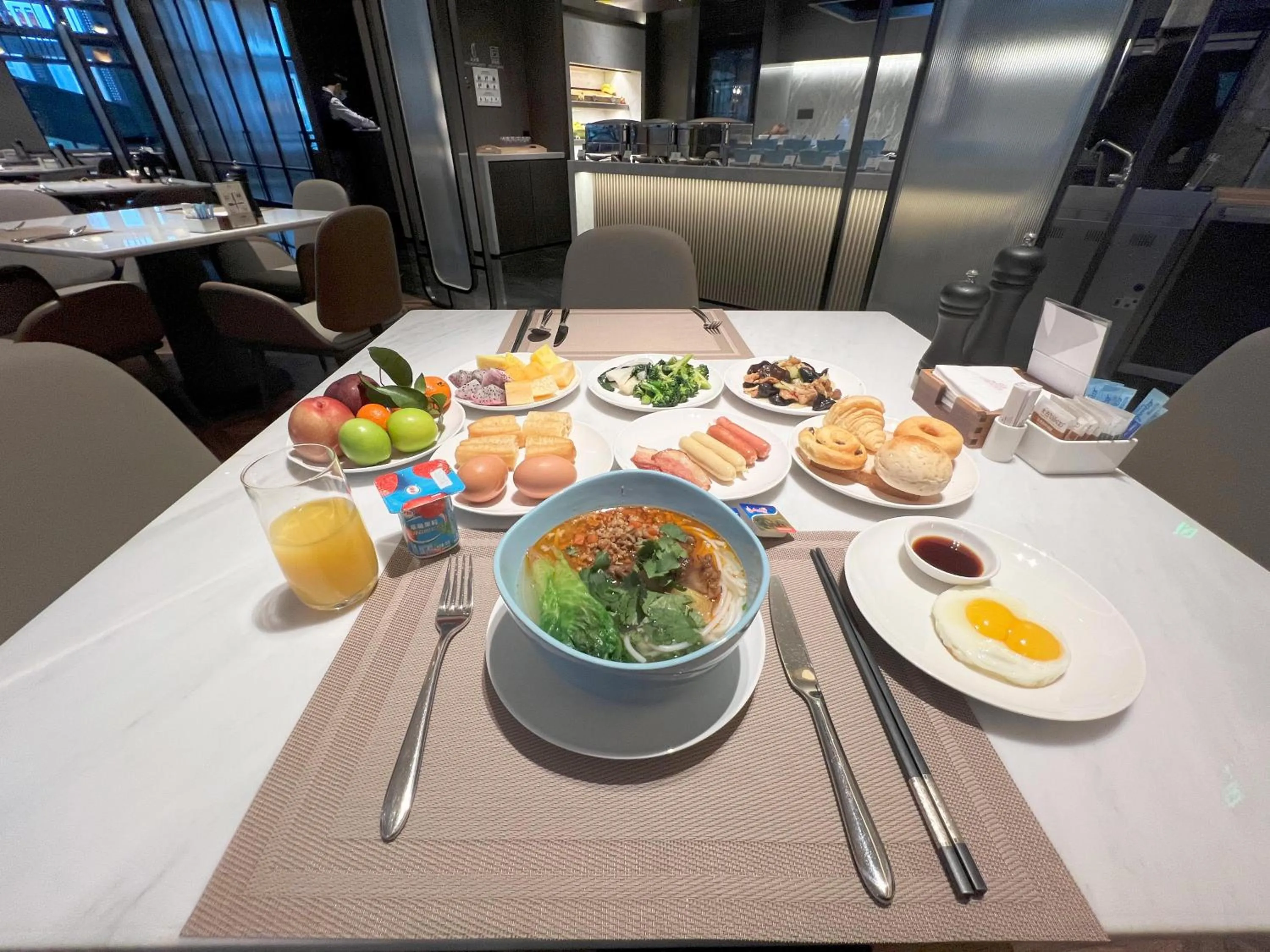 Restaurant/places to eat in The Meixi Lake, Changsha Marriott Executive Apartments