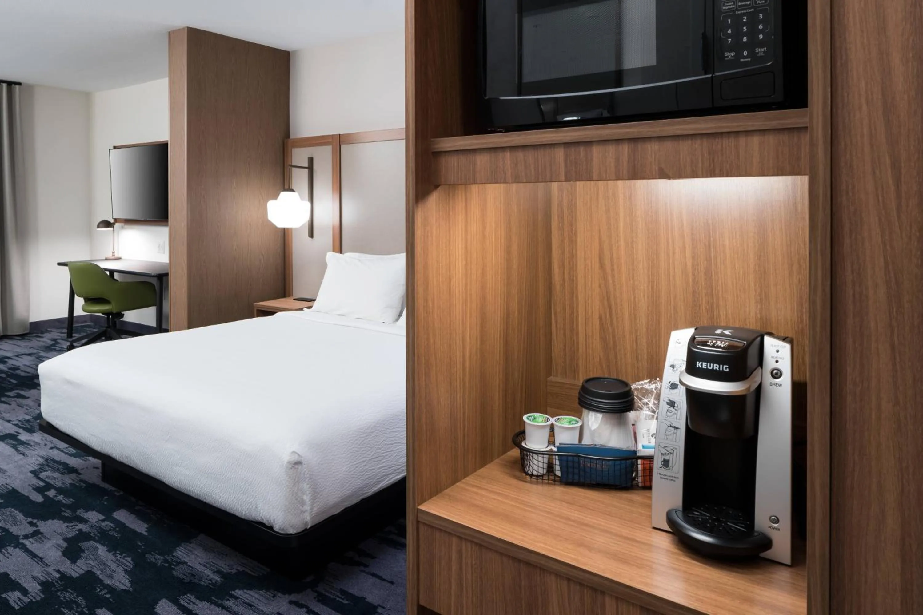 Bedroom, Bed in Fairfield by Marriott Inn & Suites Savannah I-95 North