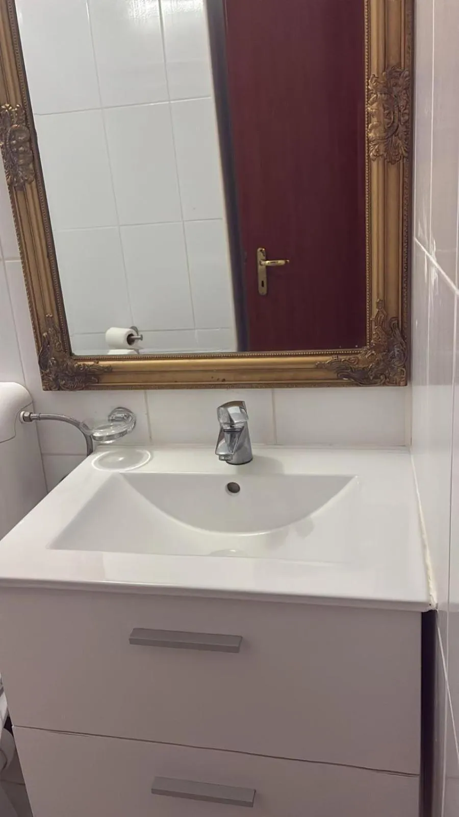 Bathroom in ElStefanino House