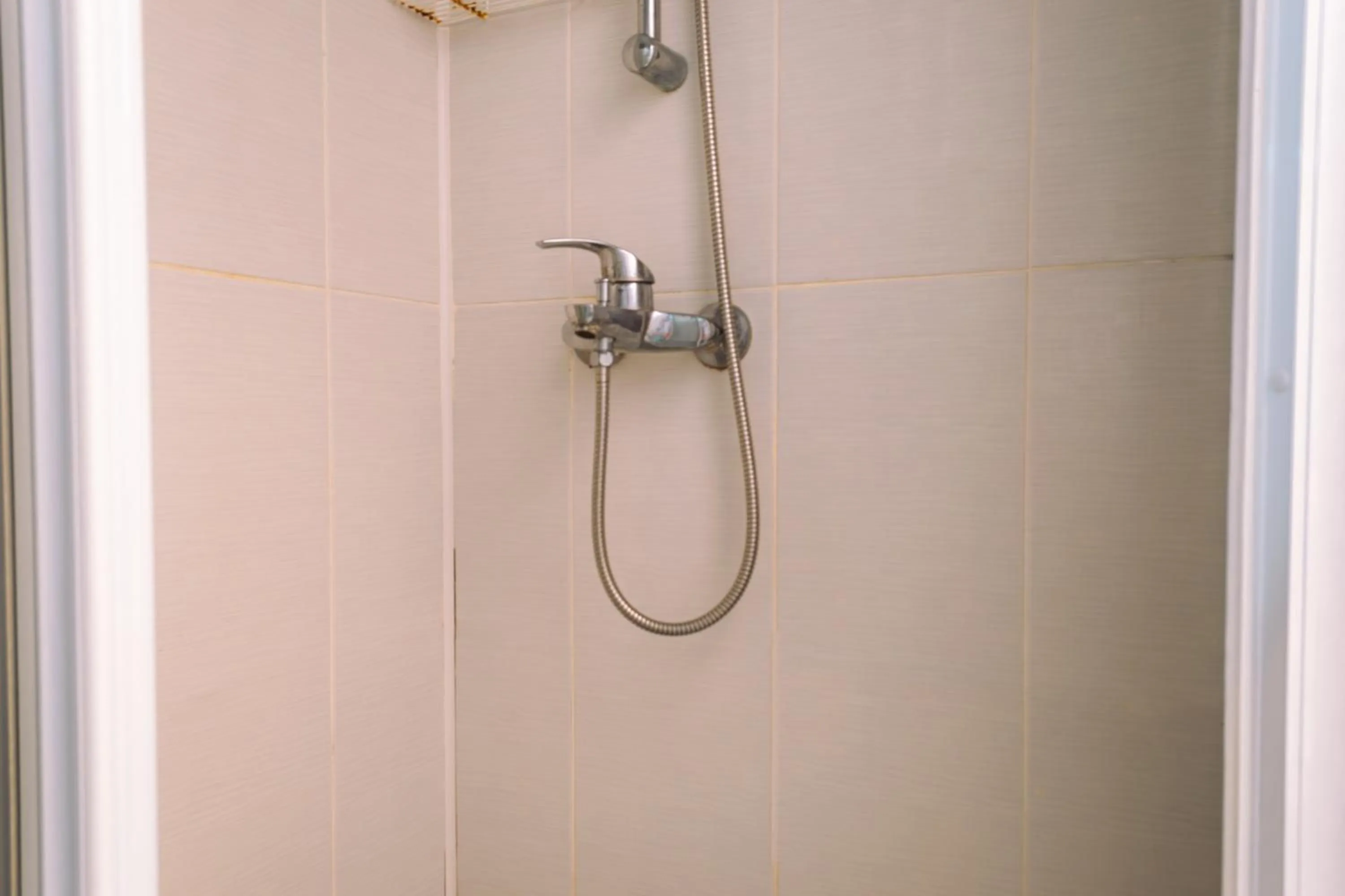 Shower in ElStefanino House