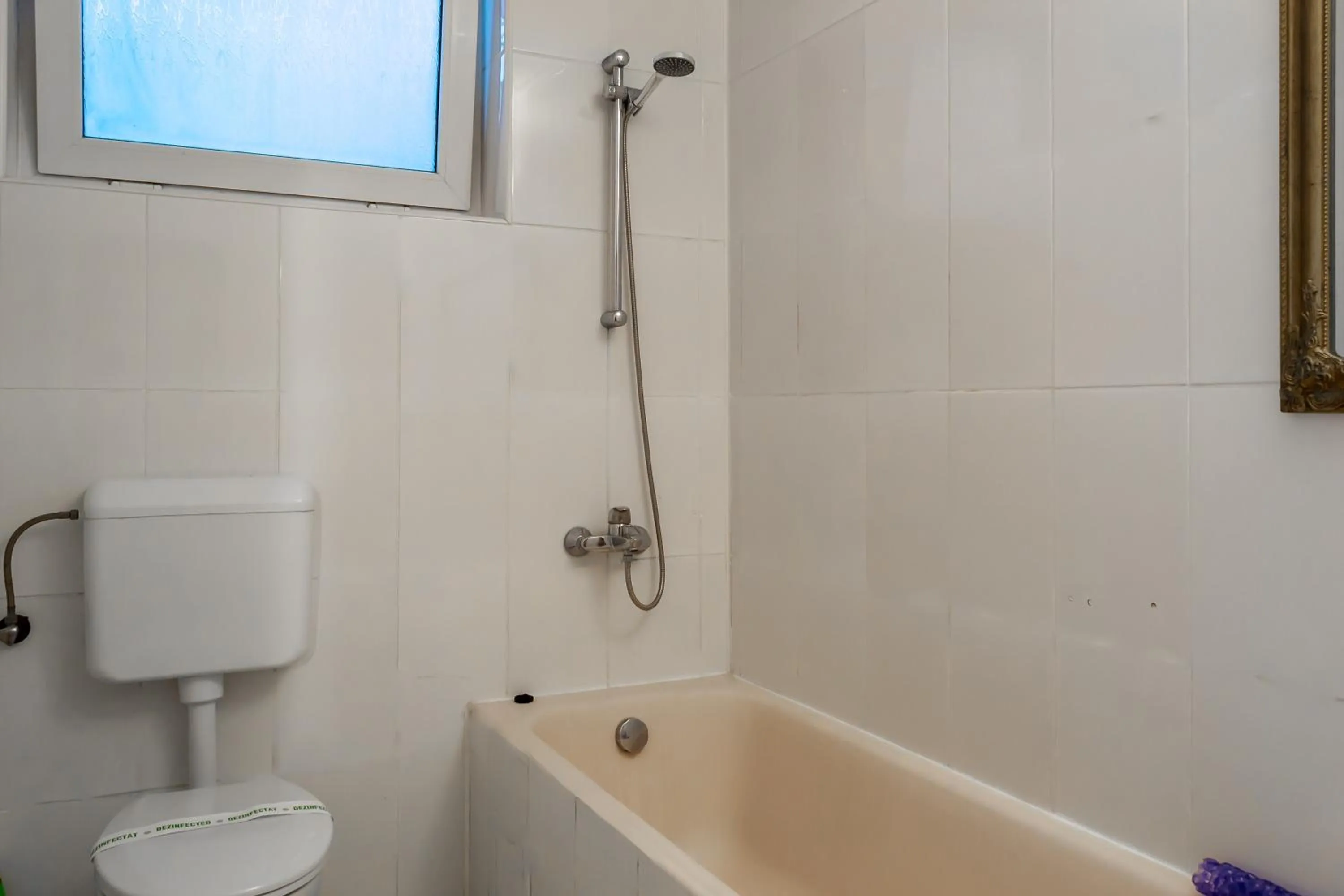 Shower in ElStefanino House