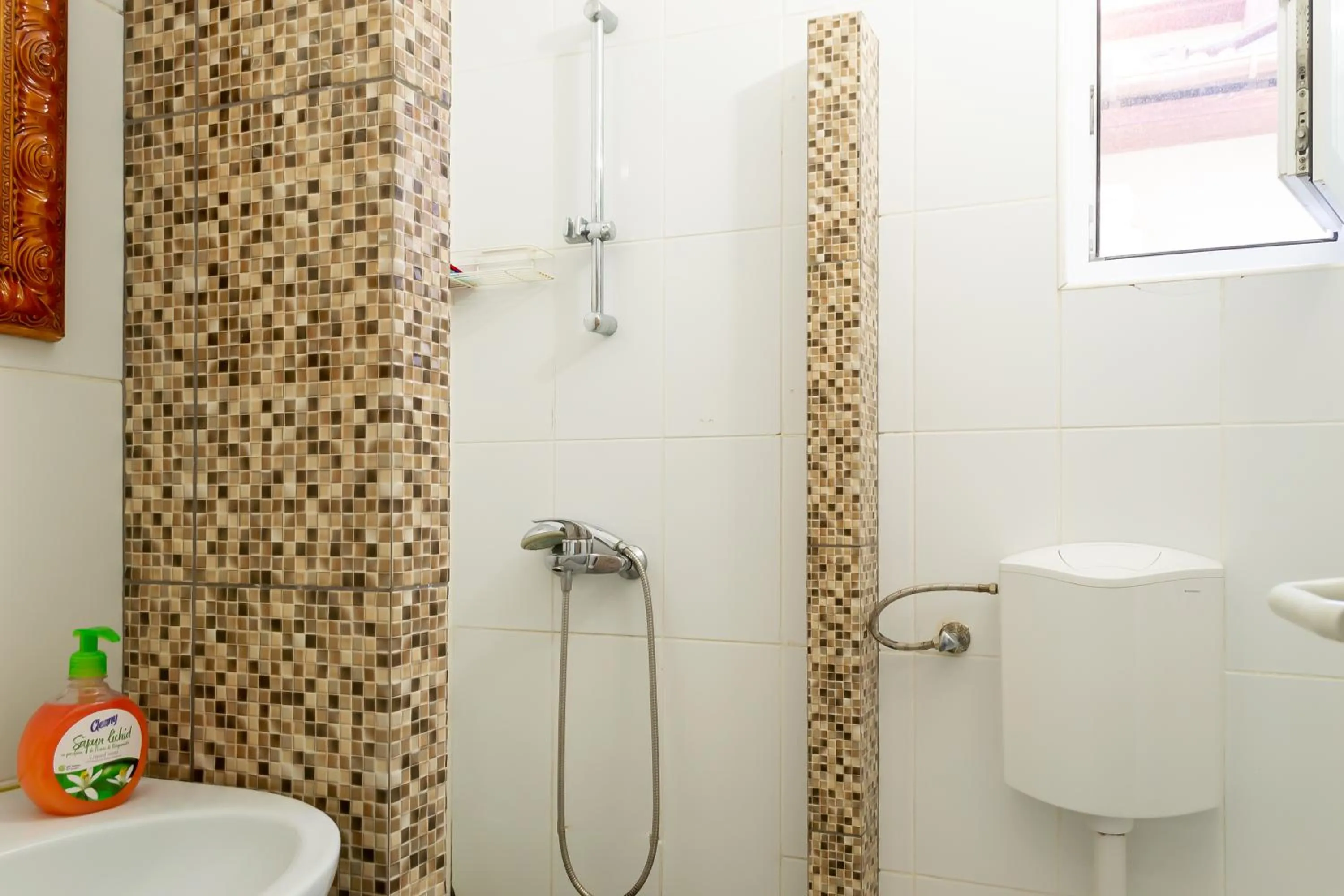 Shower in ElStefanino House