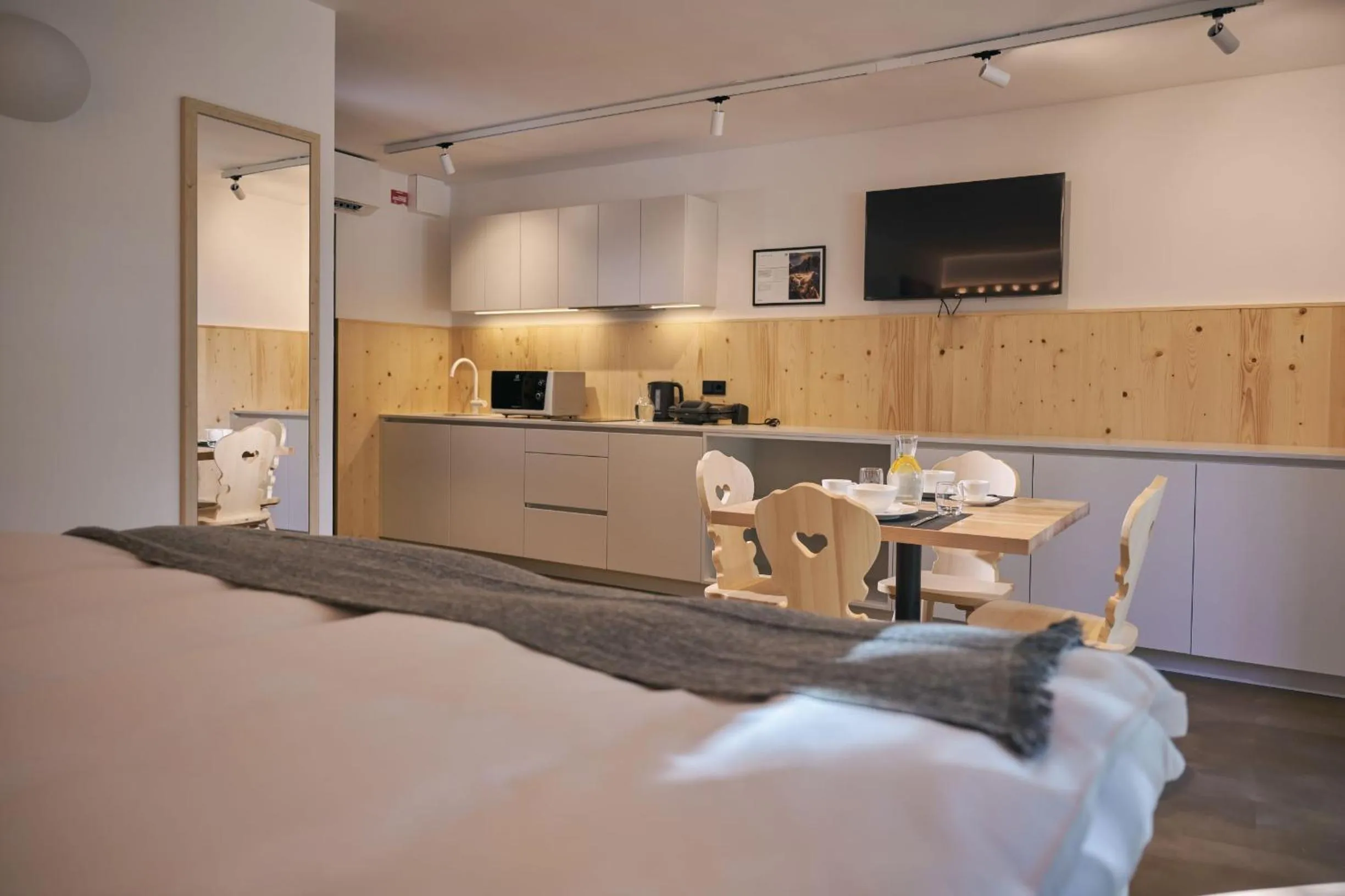 Kitchen or kitchenette in Triangel Boutique Hotel