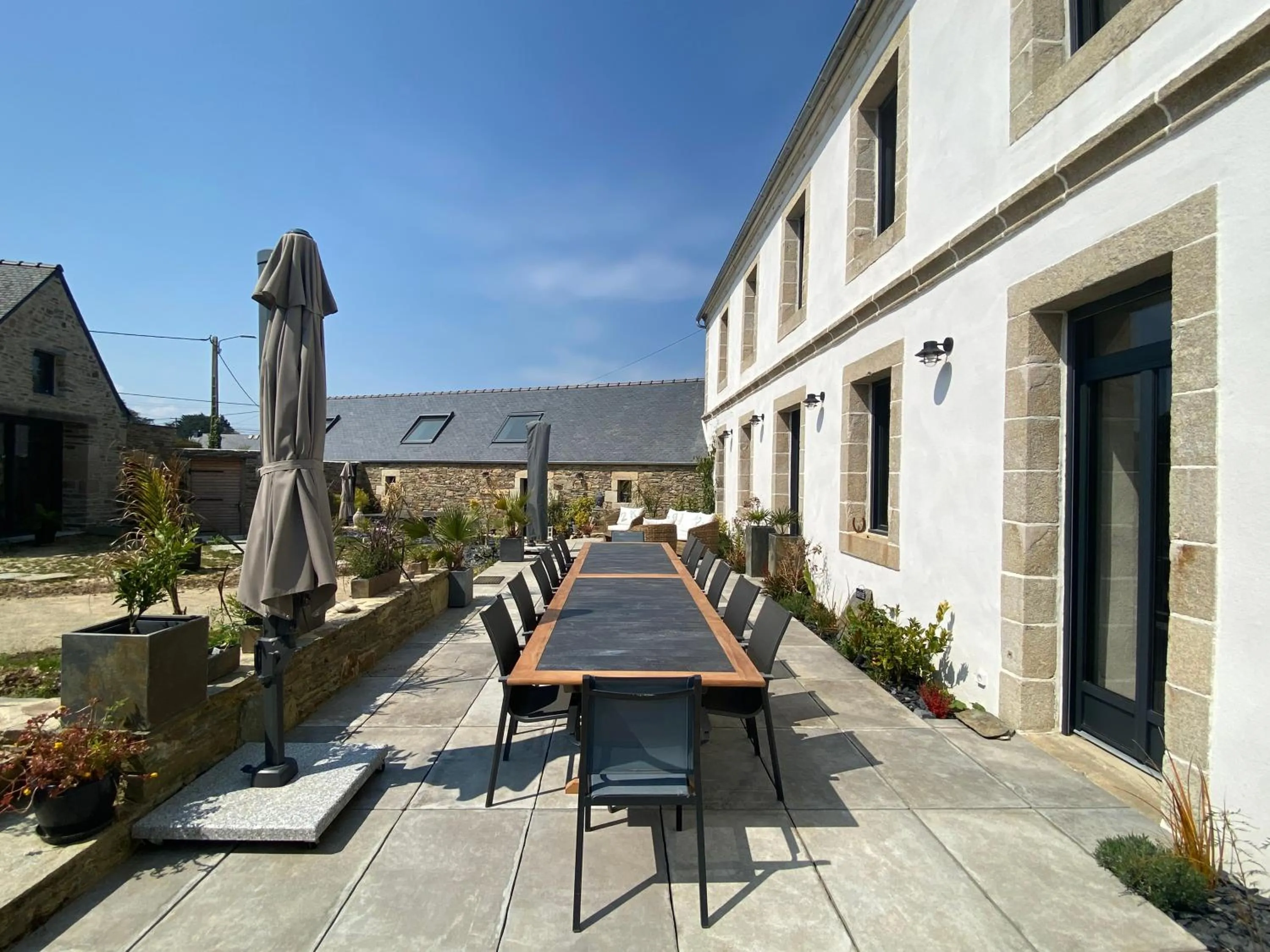 Property building in L’ARDOISIÈRE, maison d’hôtes et d’amis