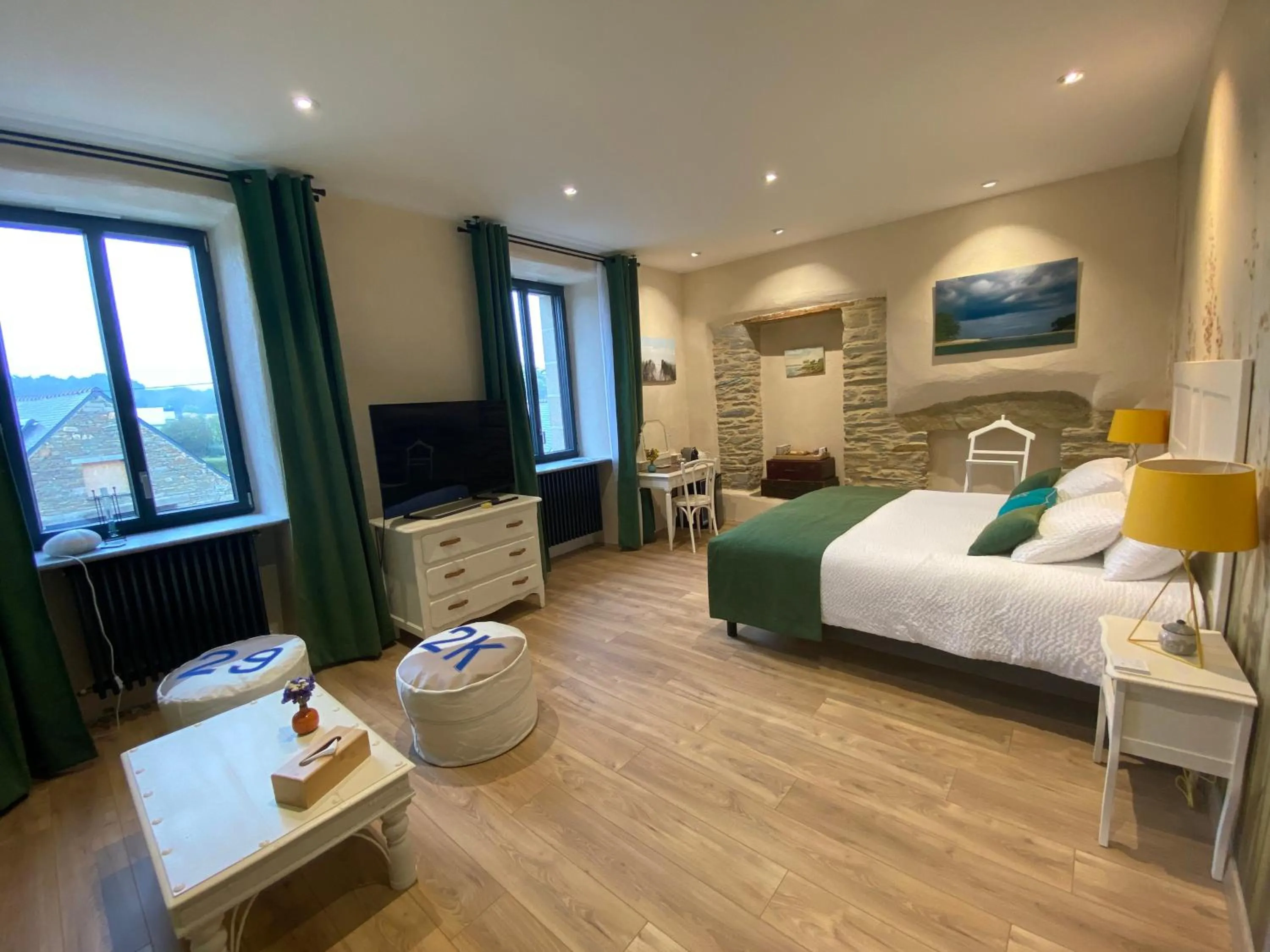 Photo of the whole room, Bed in L’ARDOISIÈRE, maison d’hôtes et d’amis