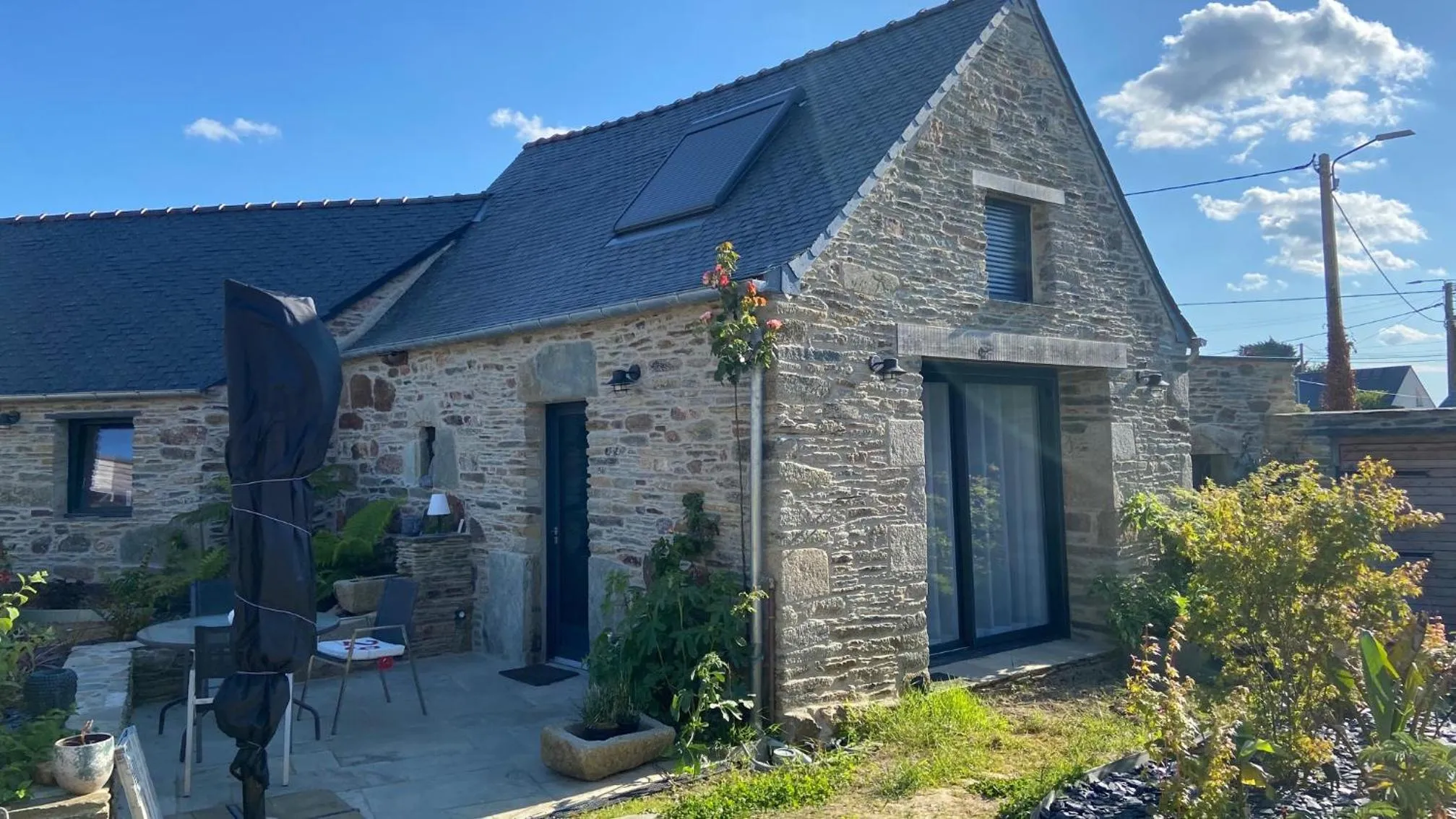 Facade/entrance in L’ARDOISIÈRE, maison d’hôtes et d’amis
