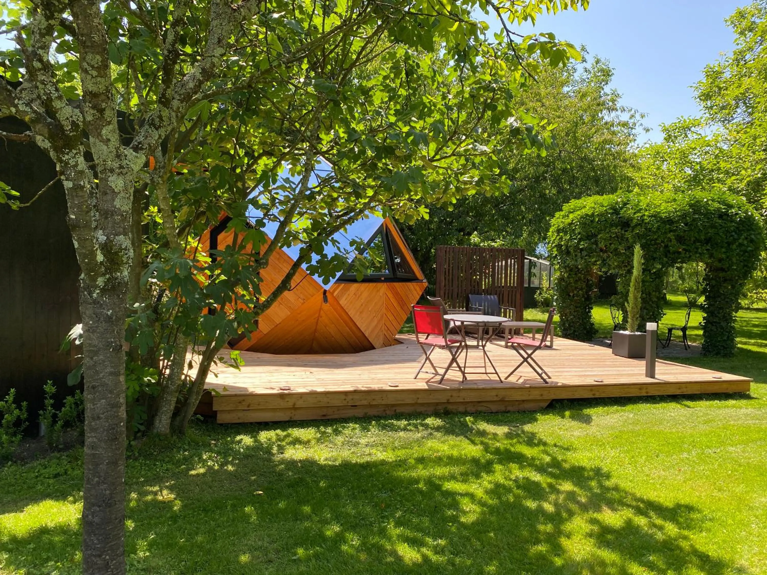 Garden in LA RÉSERVE DE L'AUBE - Hébergements insolites Luxe et Design