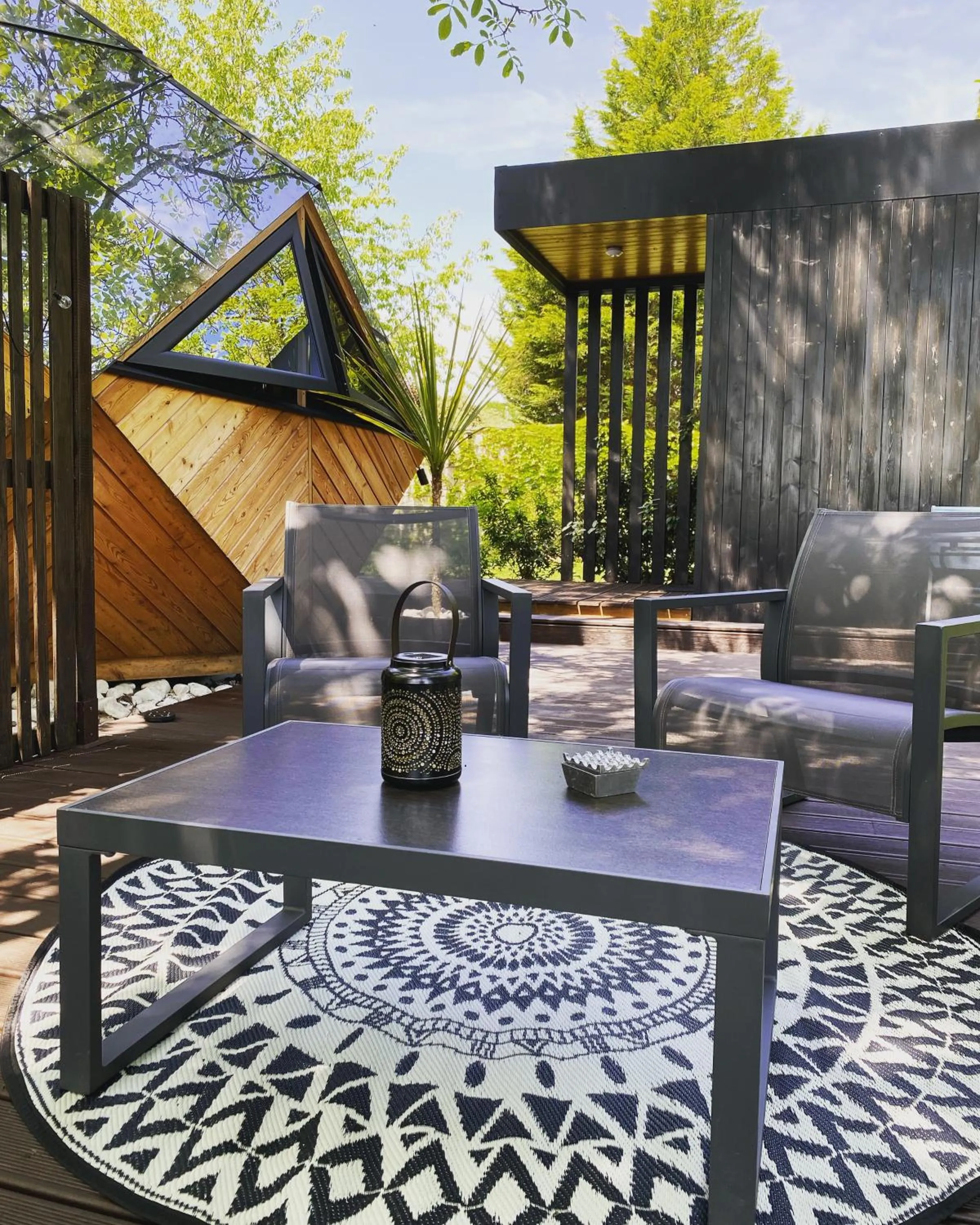 Patio in LA RÉSERVE DE L'AUBE - Hébergements insolites Luxe et Design