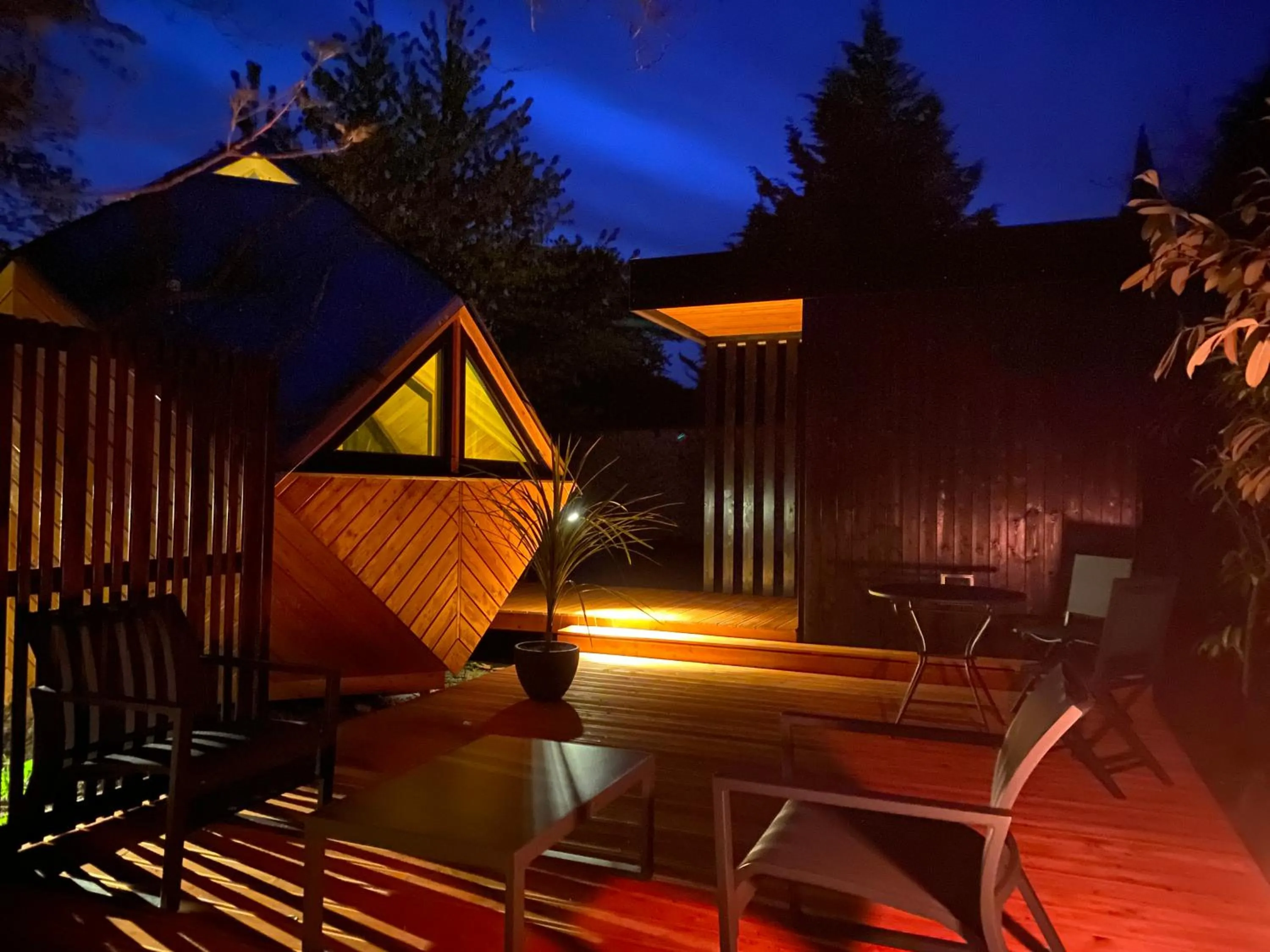 Patio in LA RÉSERVE DE L'AUBE - Hébergements insolites Luxe et Design