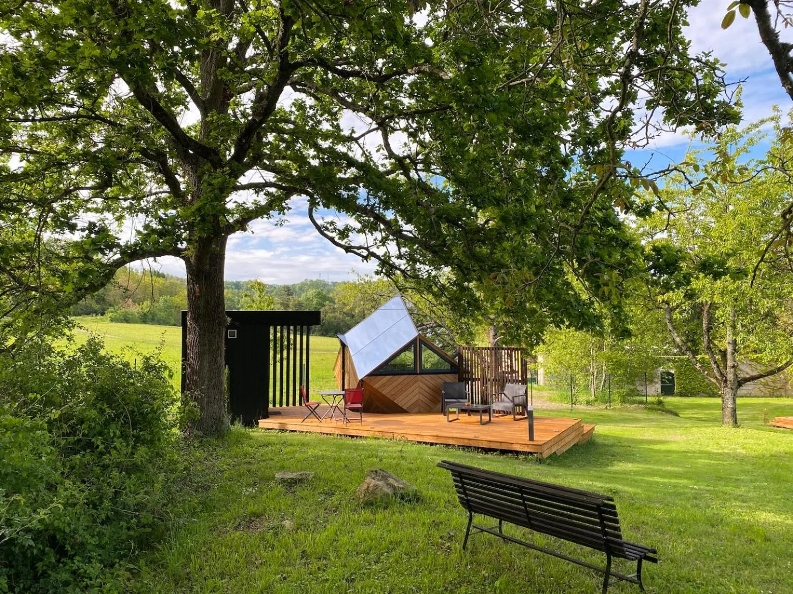 Garden in LA RÉSERVE DE L'AUBE - Hébergements insolites Luxe et Design