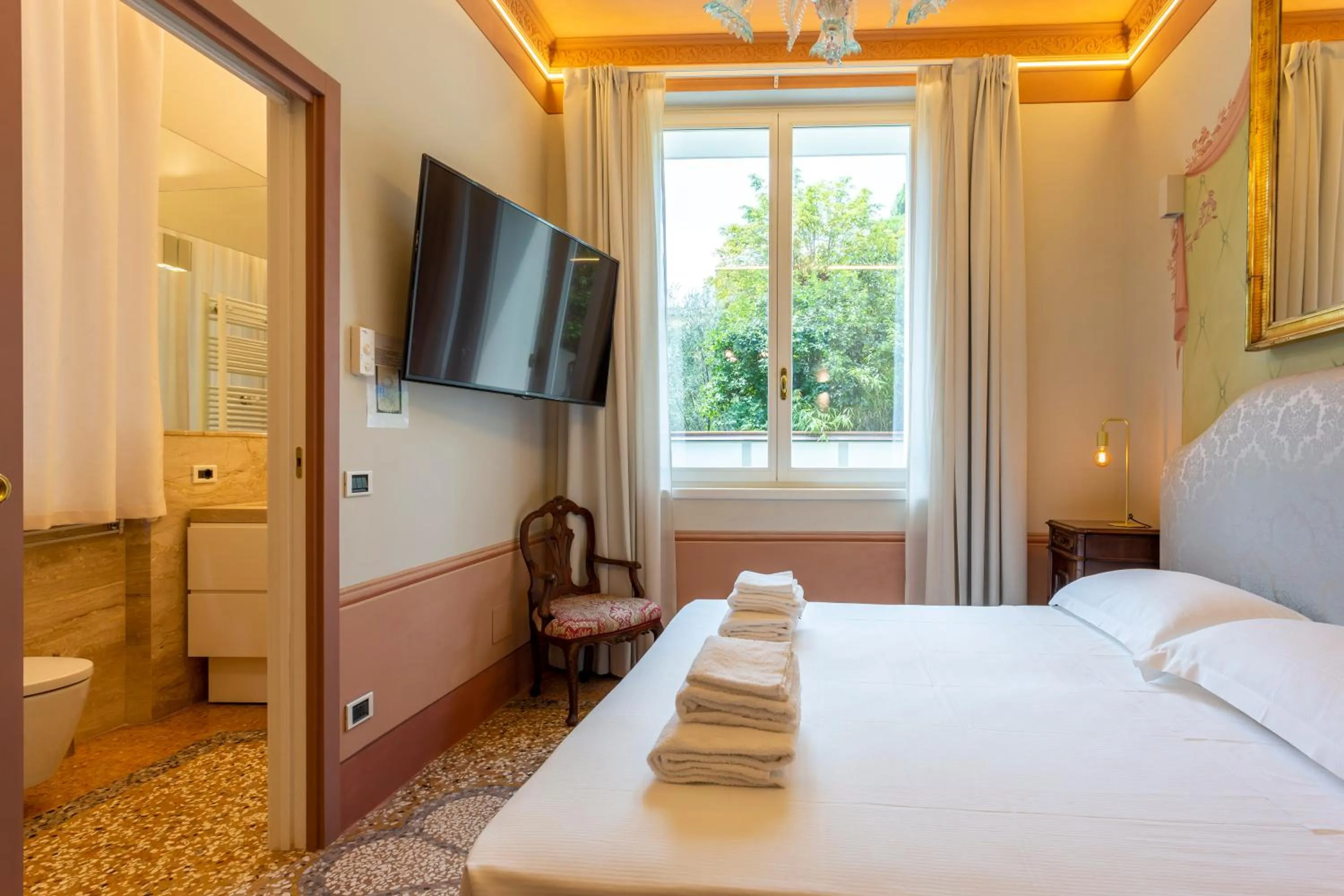 Photo of the whole room, Bed in Villa Tortorelli