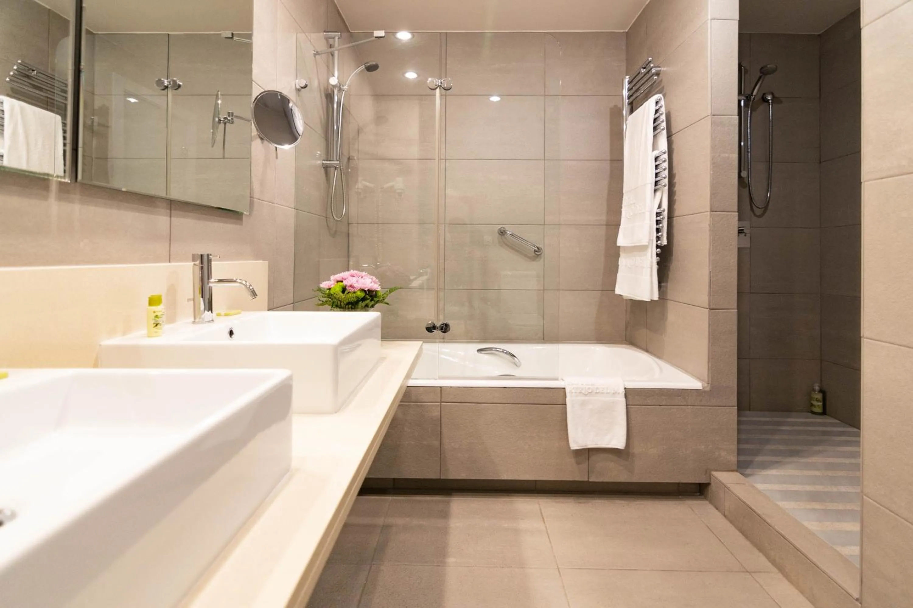 Bathroom in Hotel Ibersol Atrio del Mar