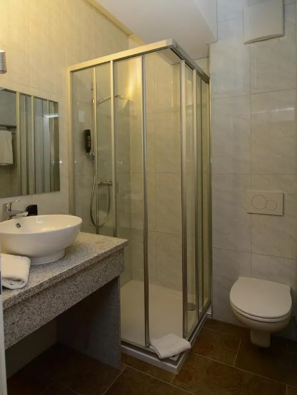 Shower in Hotel Vogelweiderhof