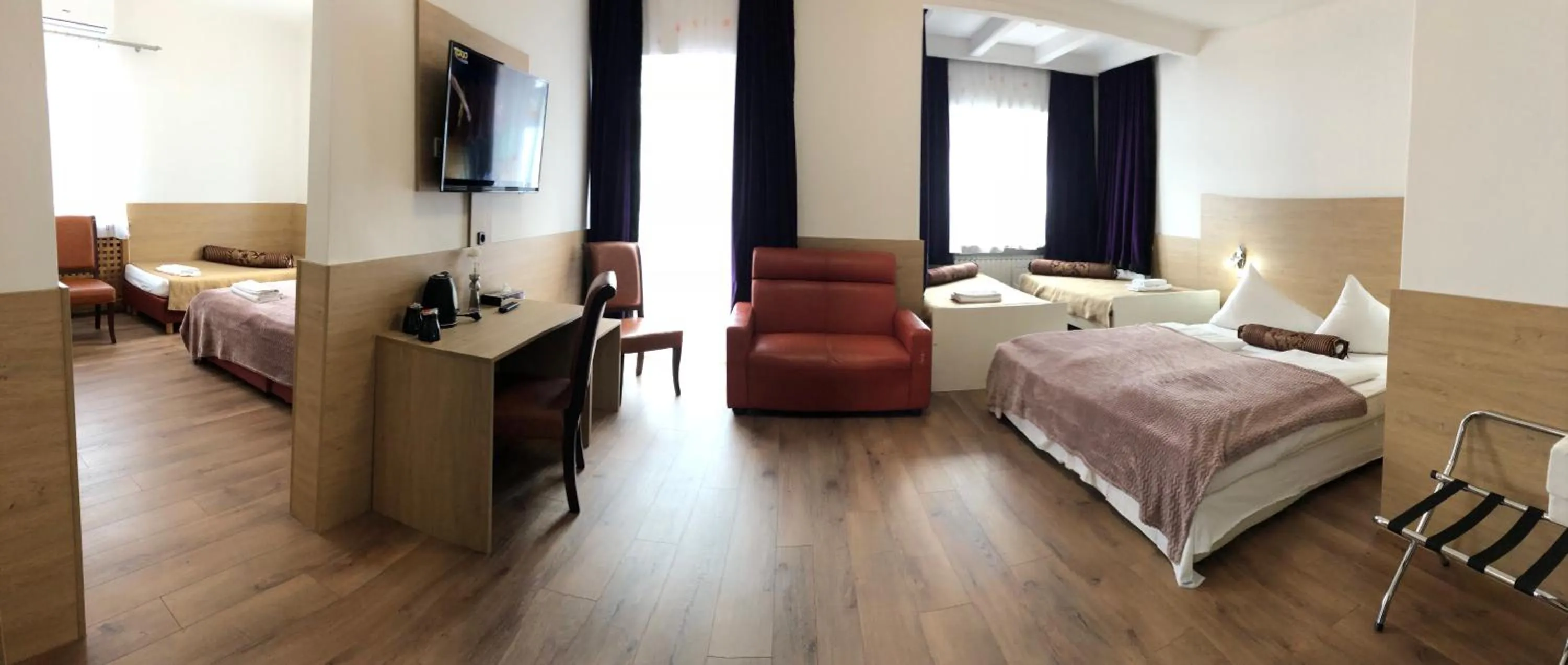 Photo of the whole room, Bed in Hotel Vogelweiderhof