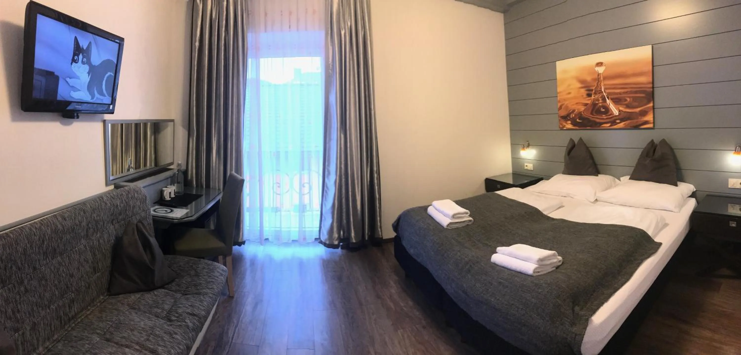 Photo of the whole room, Bed in Hotel Vogelweiderhof