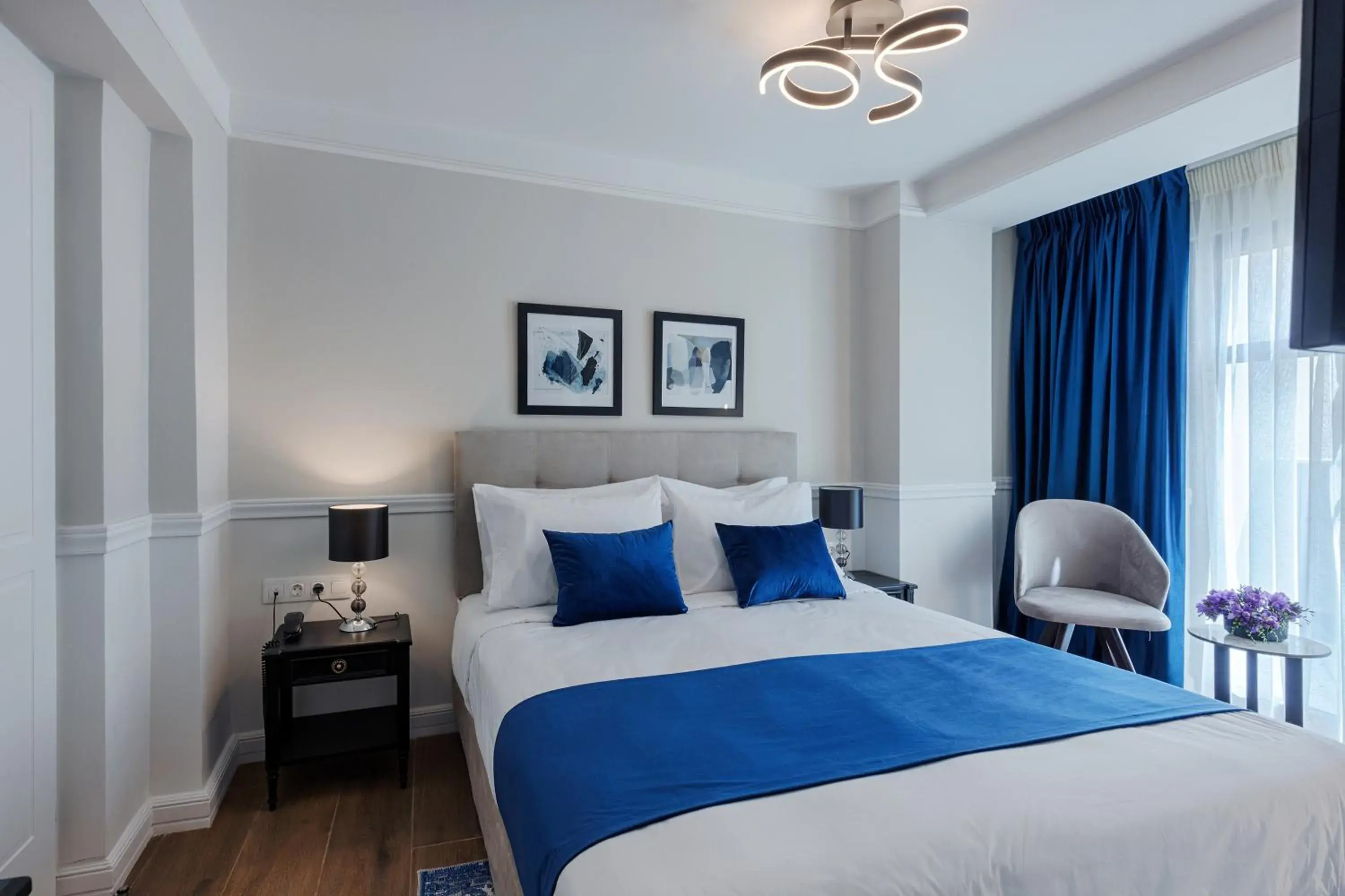 Deluxe Room in Classic Hotel by Athens Prime Hotels Deluxe Room in Classic Hotel by Athens Prime Hotels