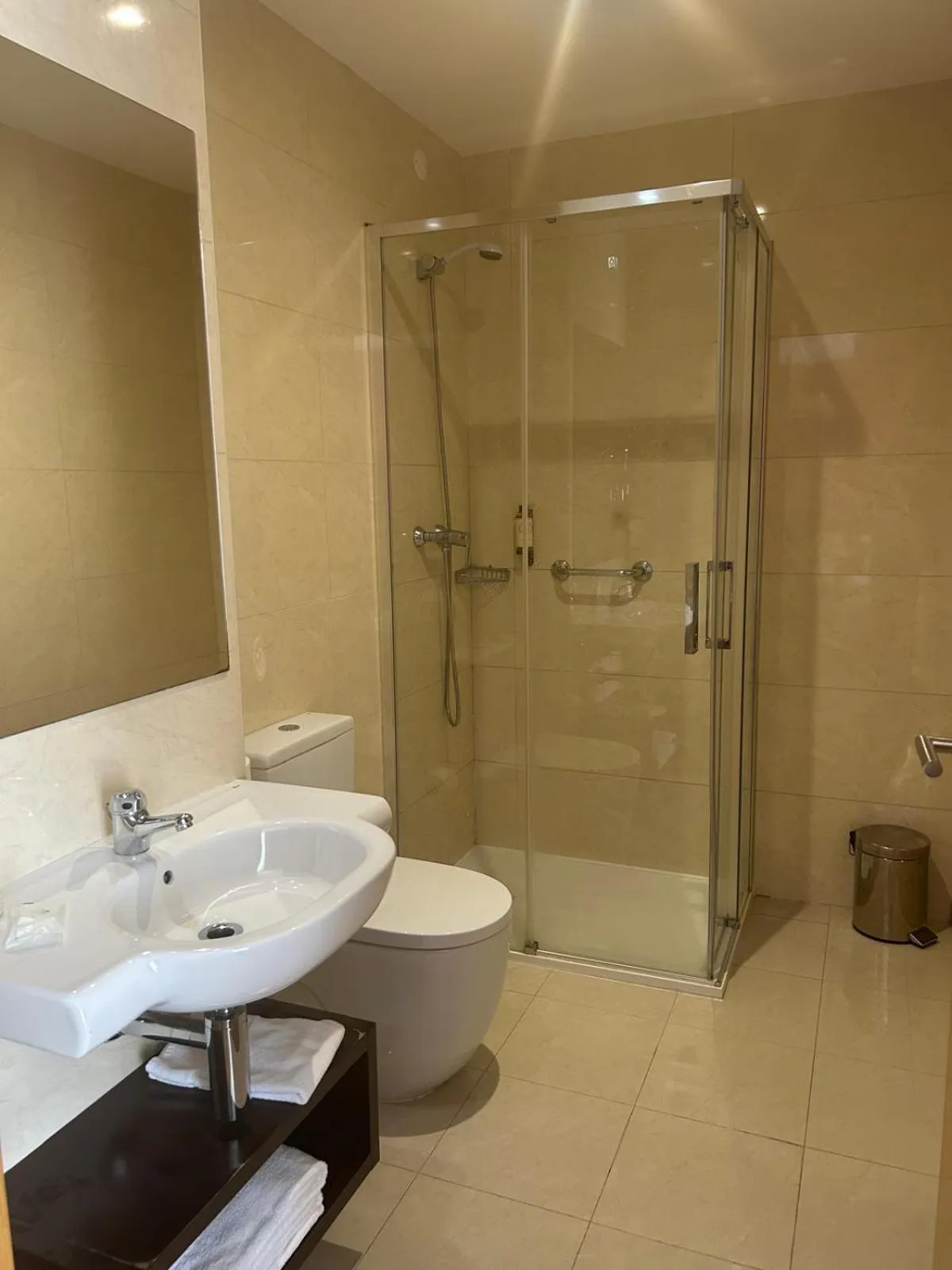 Shower in Hotel Coroa de Fátima